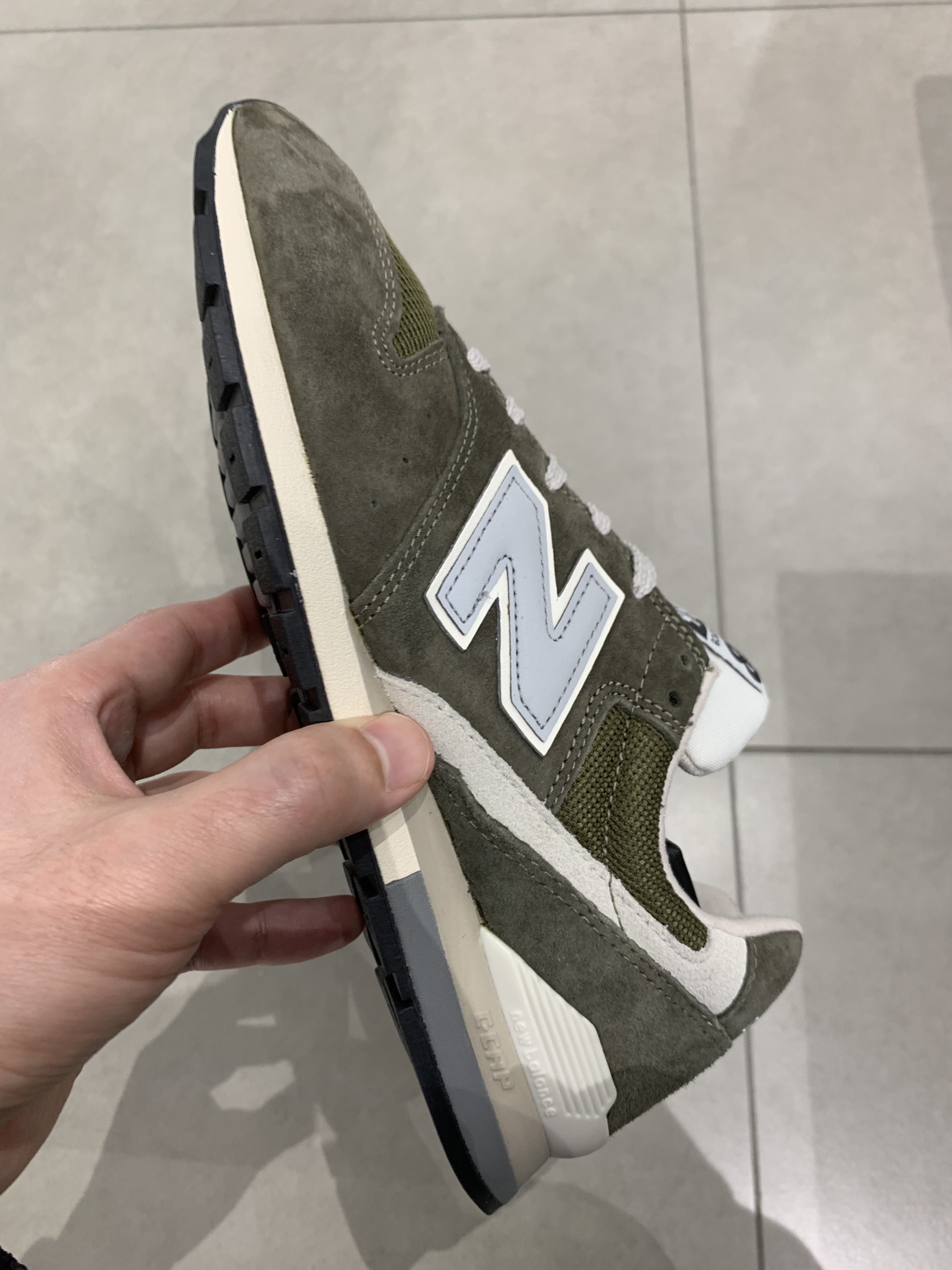 New Balance 996 Dark Green 착용 스타일 - 1