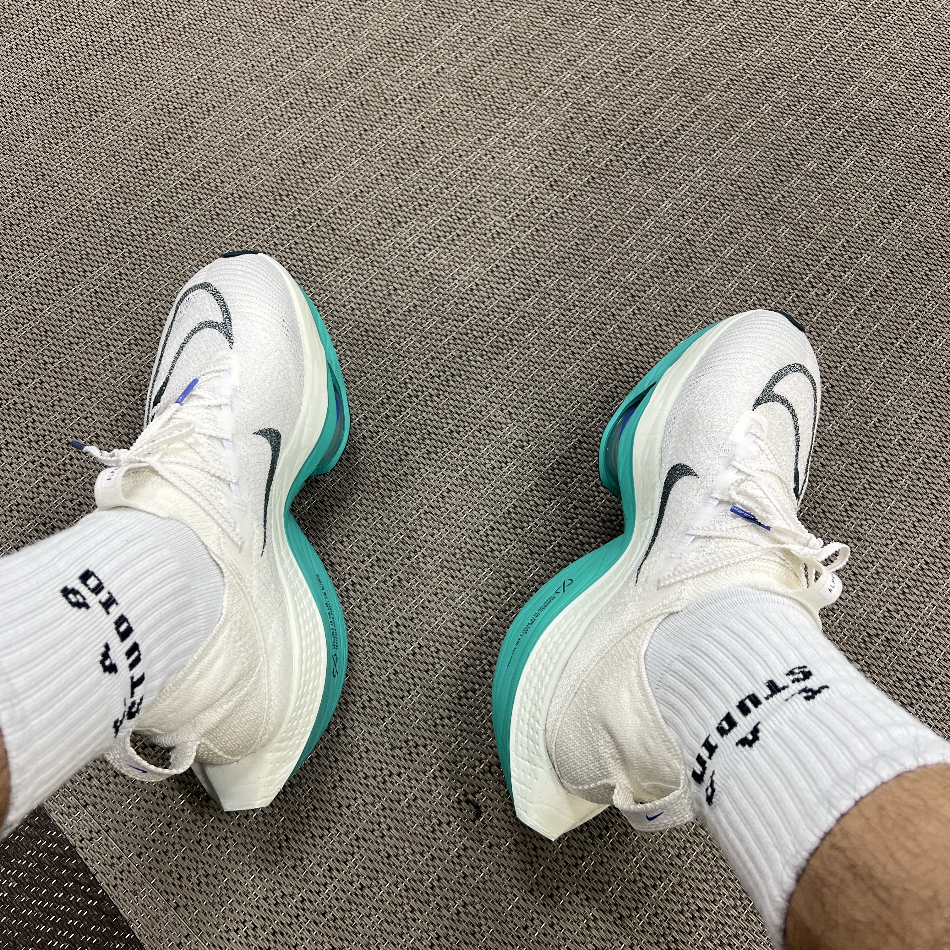 Nike Air Zoom Alphafly Next% 2 White Clear Jade, IAB Studio Socks White (5 Pack) 착용 스타일