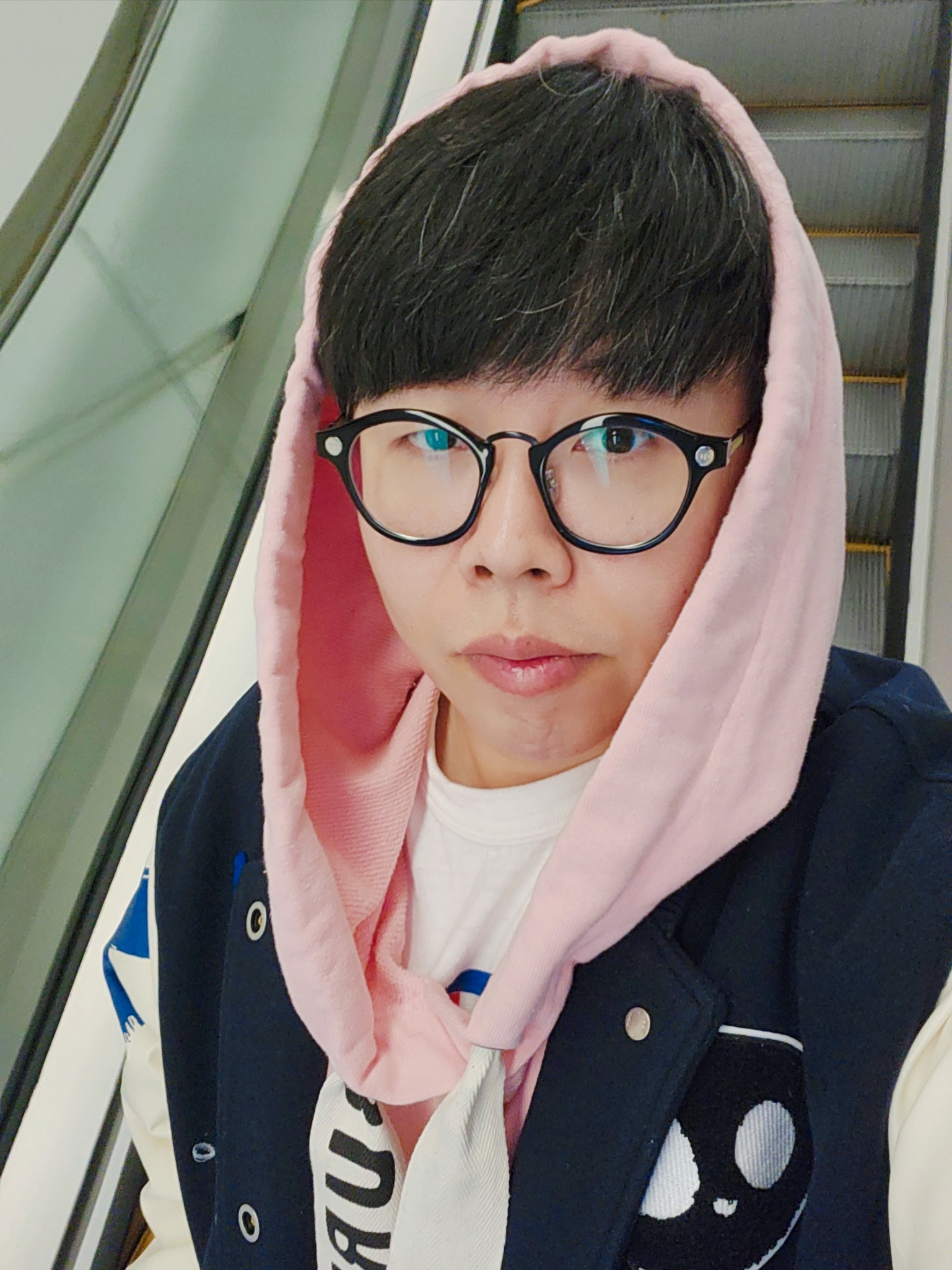 Kapital Fleece Catfish Surf Hood Sweatshirt Pink, Maison Mihara Yasuhiro Wayne OG Sole Leather Low-top Sneakers Red 착용 스타일 - 2