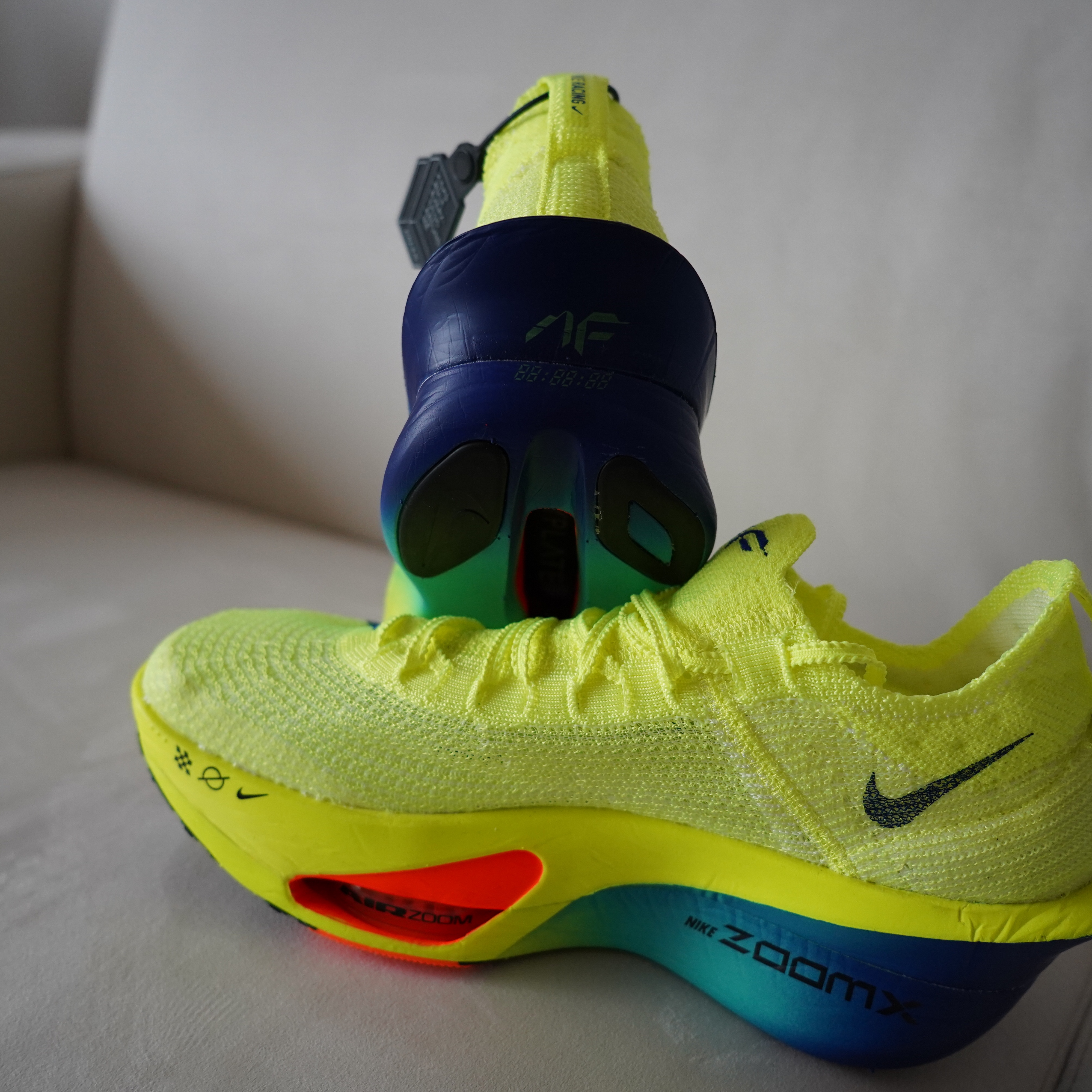 Nike Air Zoom Alphafly Next% 3 Volt 착용 스타일 - 3