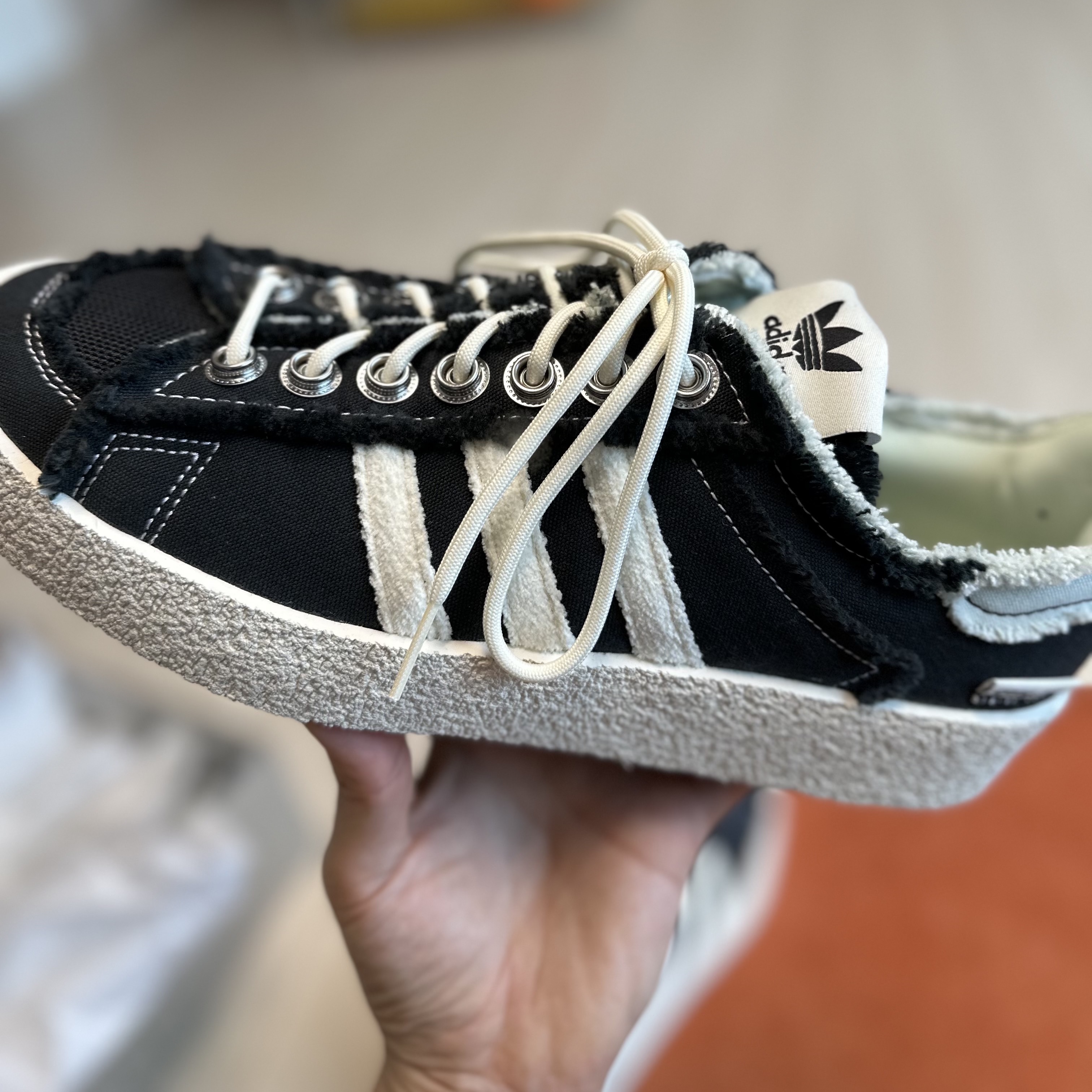 Adidas x Song for the Mute Campus 80s Core Black Cream White 착용 스타일
