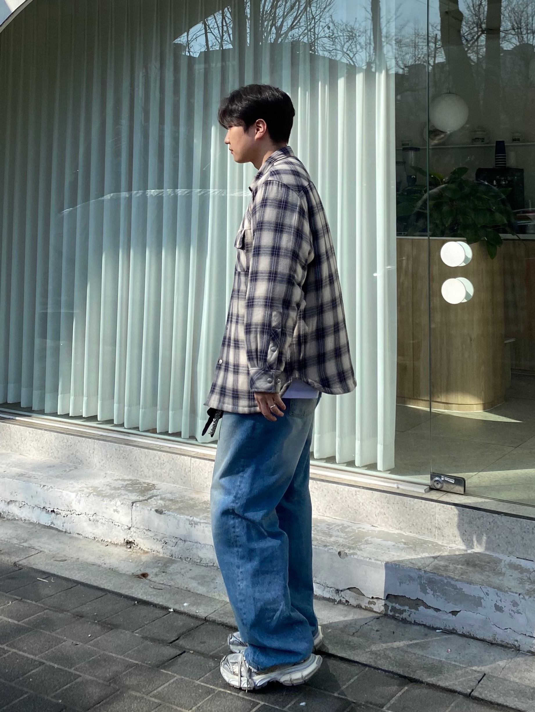 Balenciaga 3XL Sneakers Beige 착용 스타일 - 2