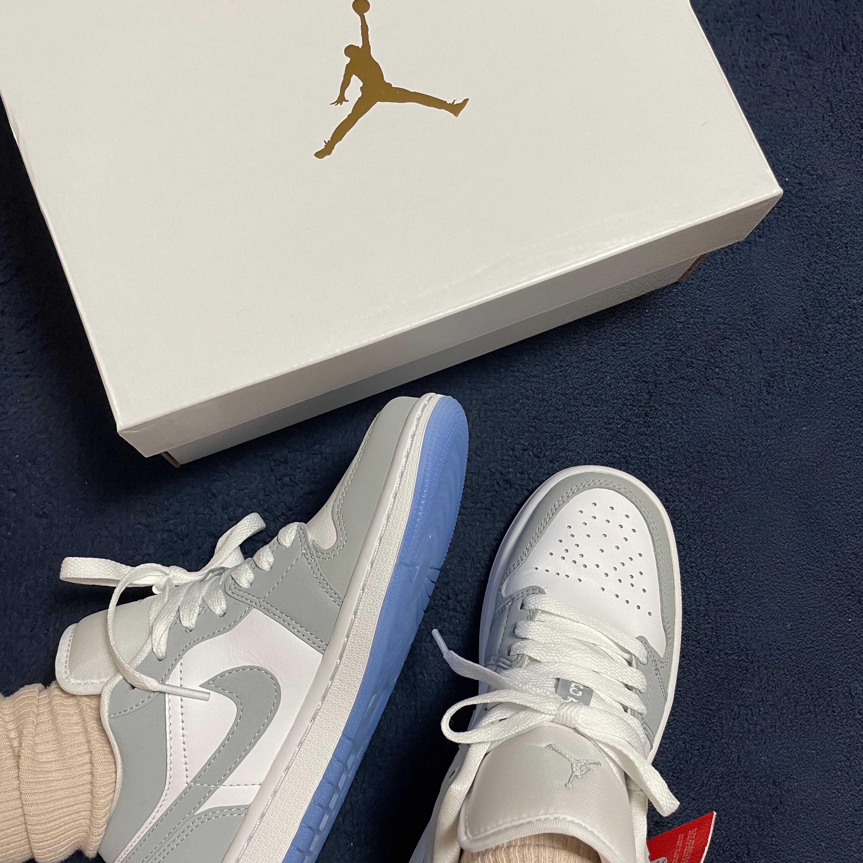(W) Jordan 1 Low White Wolf Grey 착용 스타일 - 2