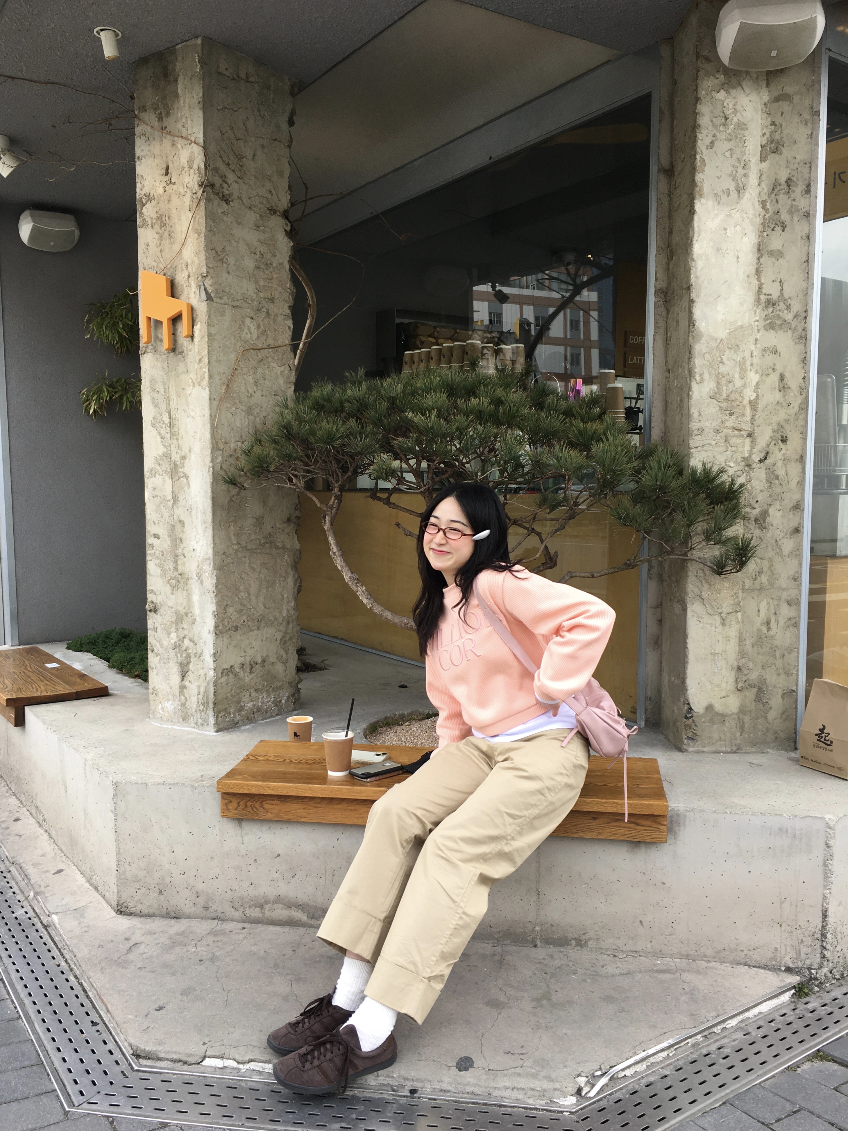 Matin Kim Half Shirring Ribbon Round Bag Pink, Adidas Tobacco Gruen Dark Brown 착용 스타일 - 5