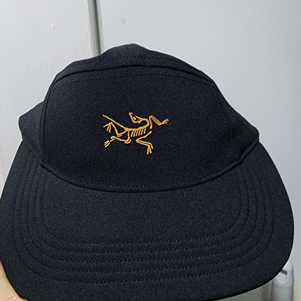 Arc'teryx Calidum 5 Panel Cap Black 착용 스타일