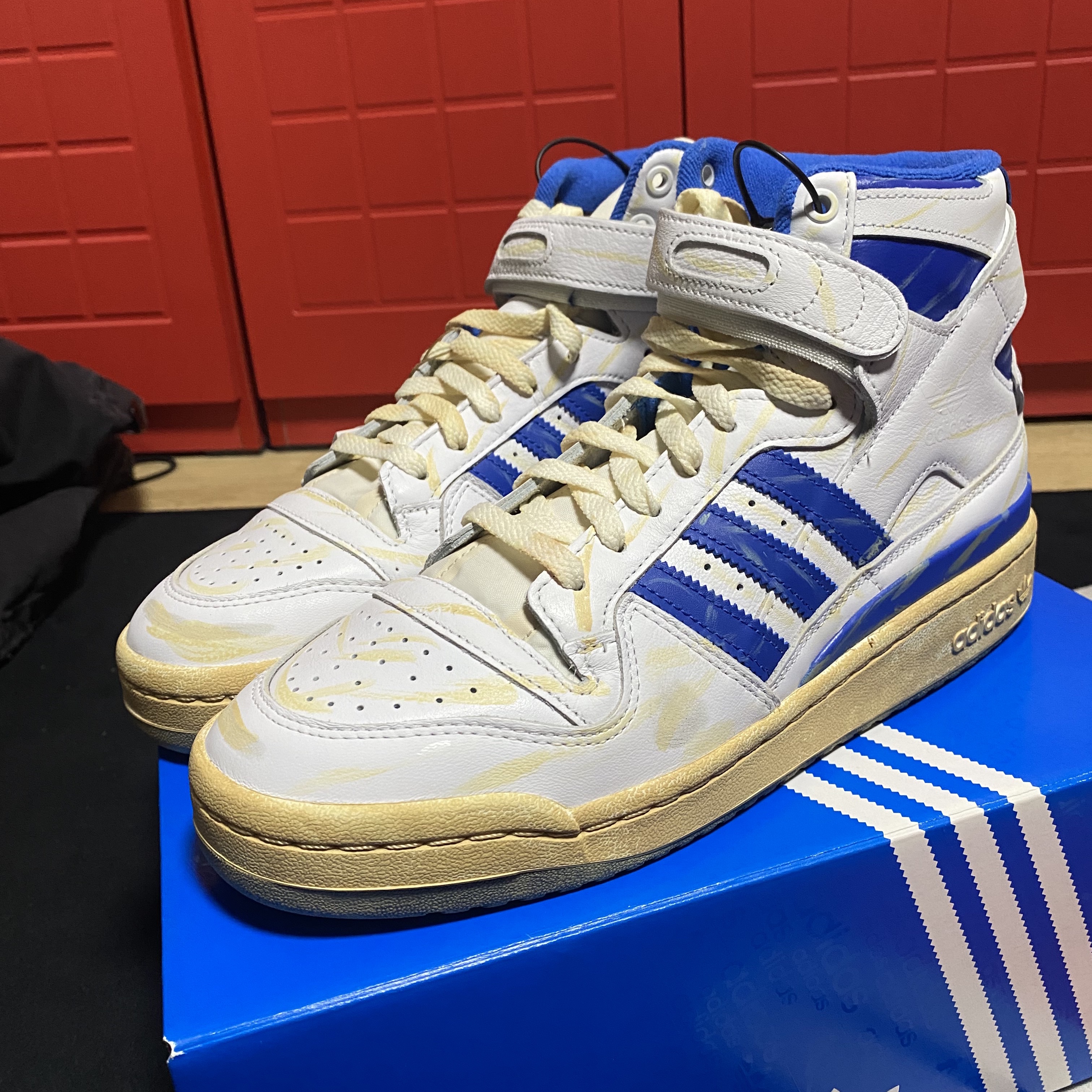 Adidas Forum 84 High AEC Blue 착용 스타일