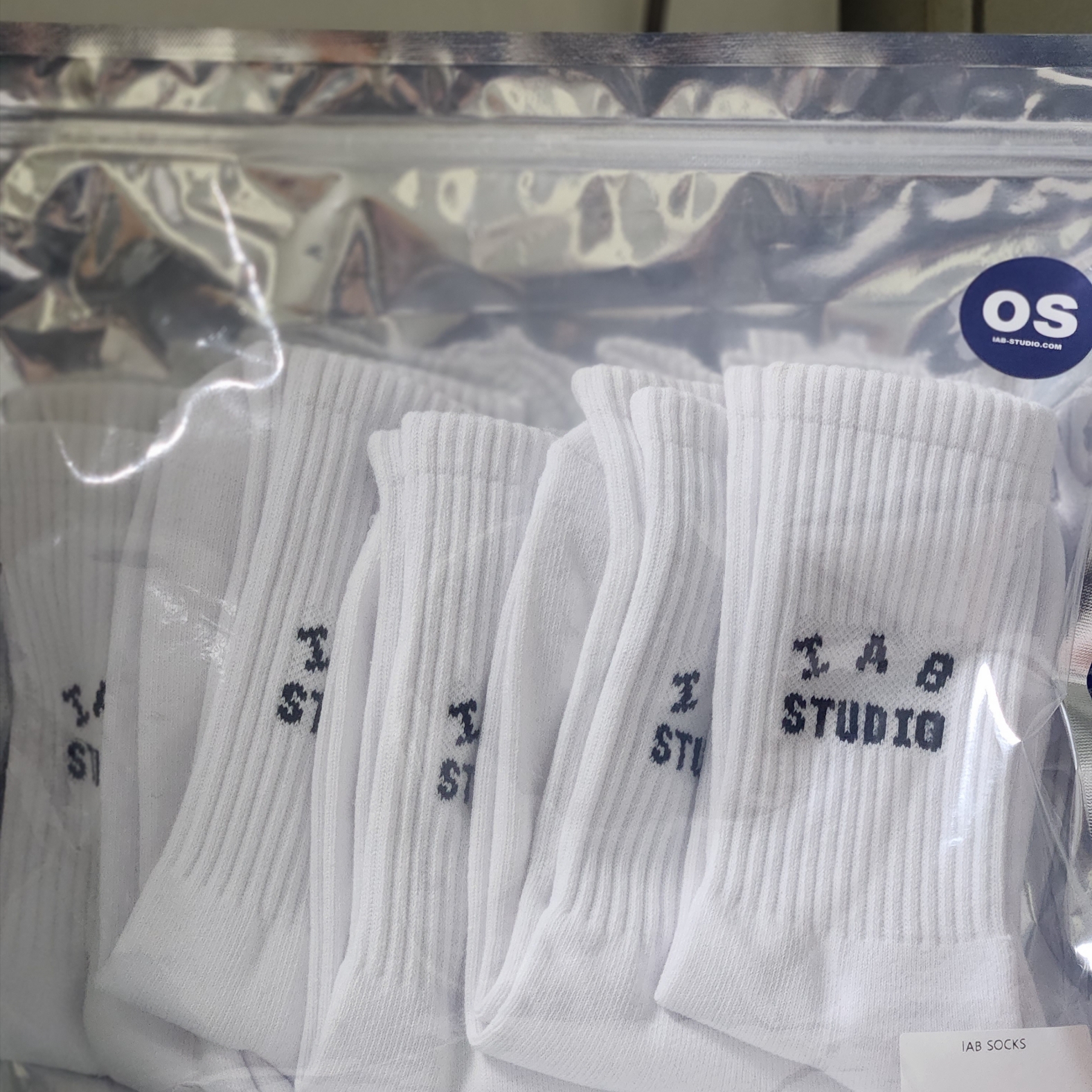 IAB Studio Socks White (5 Pack) 착용 스타일