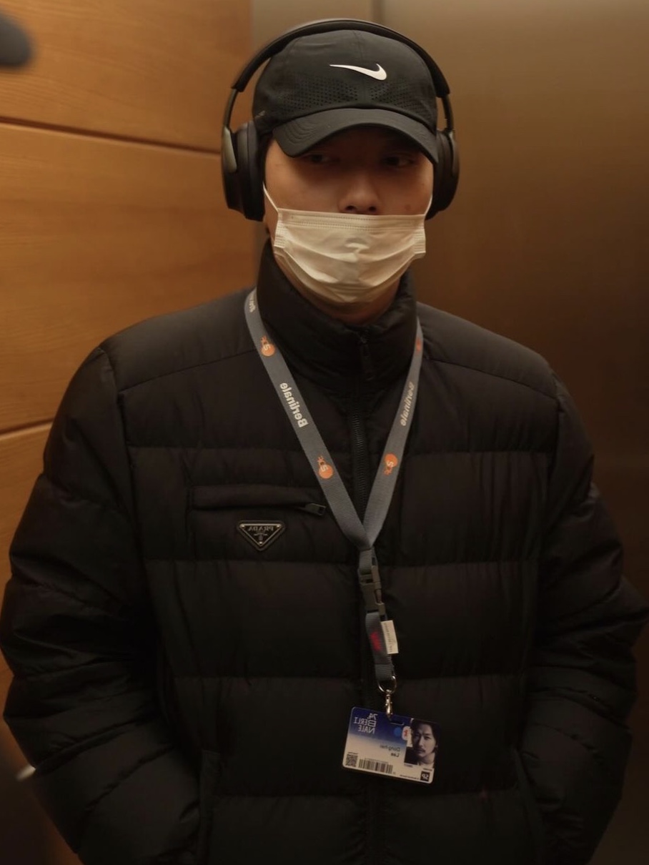 Prada Re-Nylon Short Padded Down Jacket Black 착용 스타일