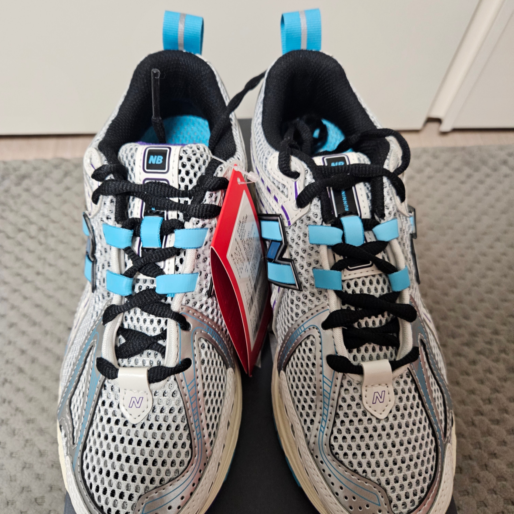 New Balance 1906R White Virtual Blue 착용 스타일 - 1