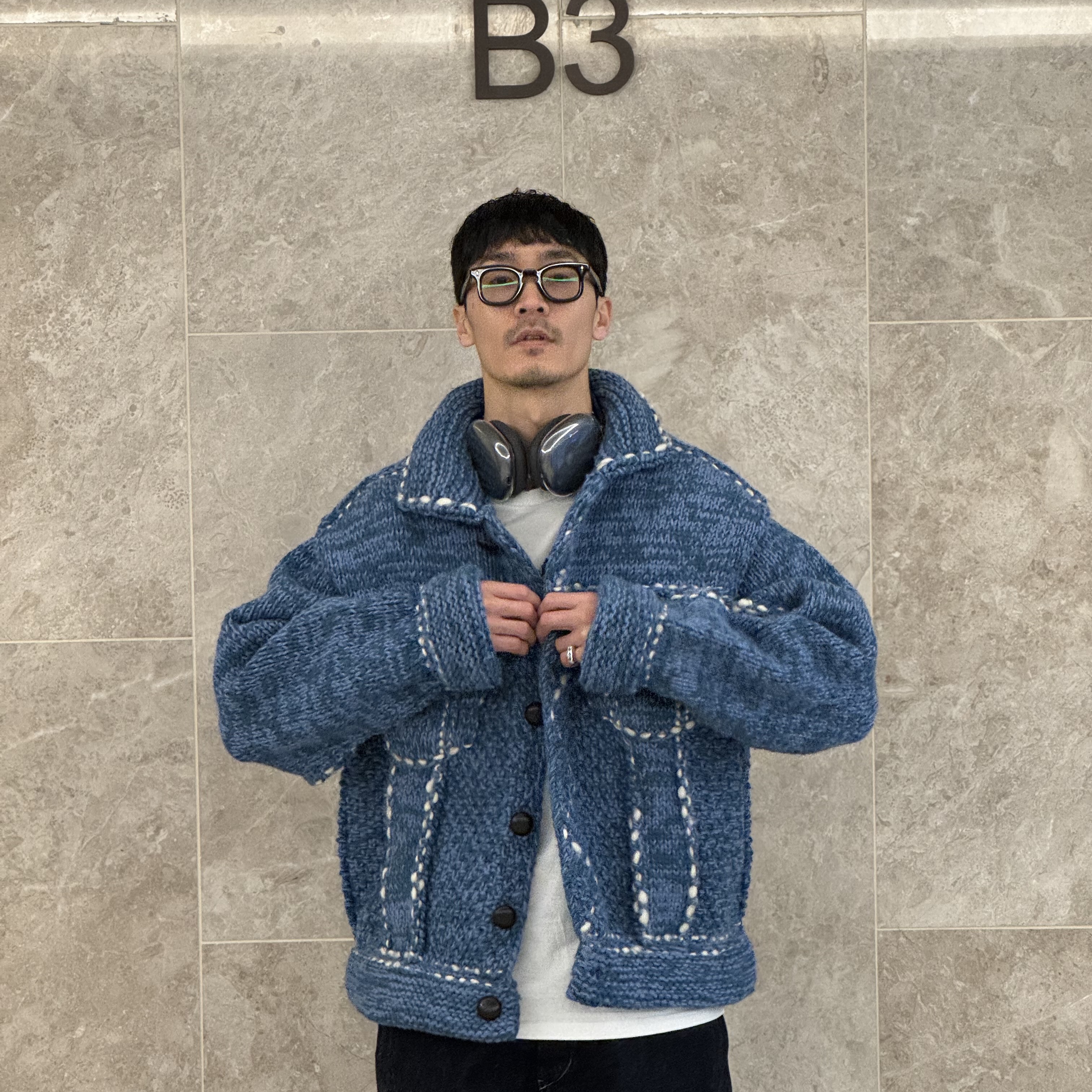 Kapital Wool Hand Knit Cowichan G Jean Navy, Comoli Belted Denim Pants Navy - 23AW 착용 스타일 - 2