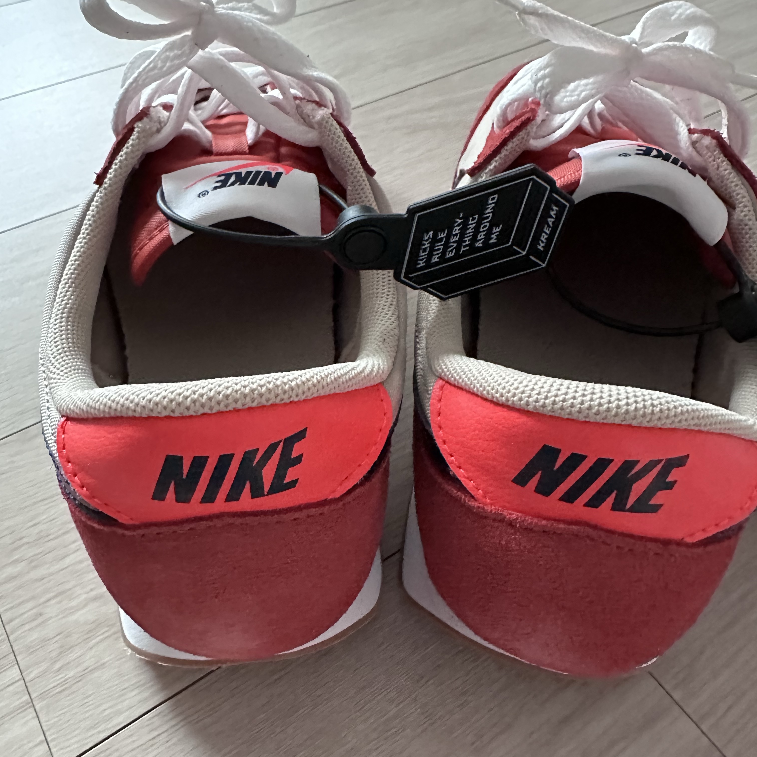 (W) Nike Daybreak Cinnabar 착용 스타일 - 2