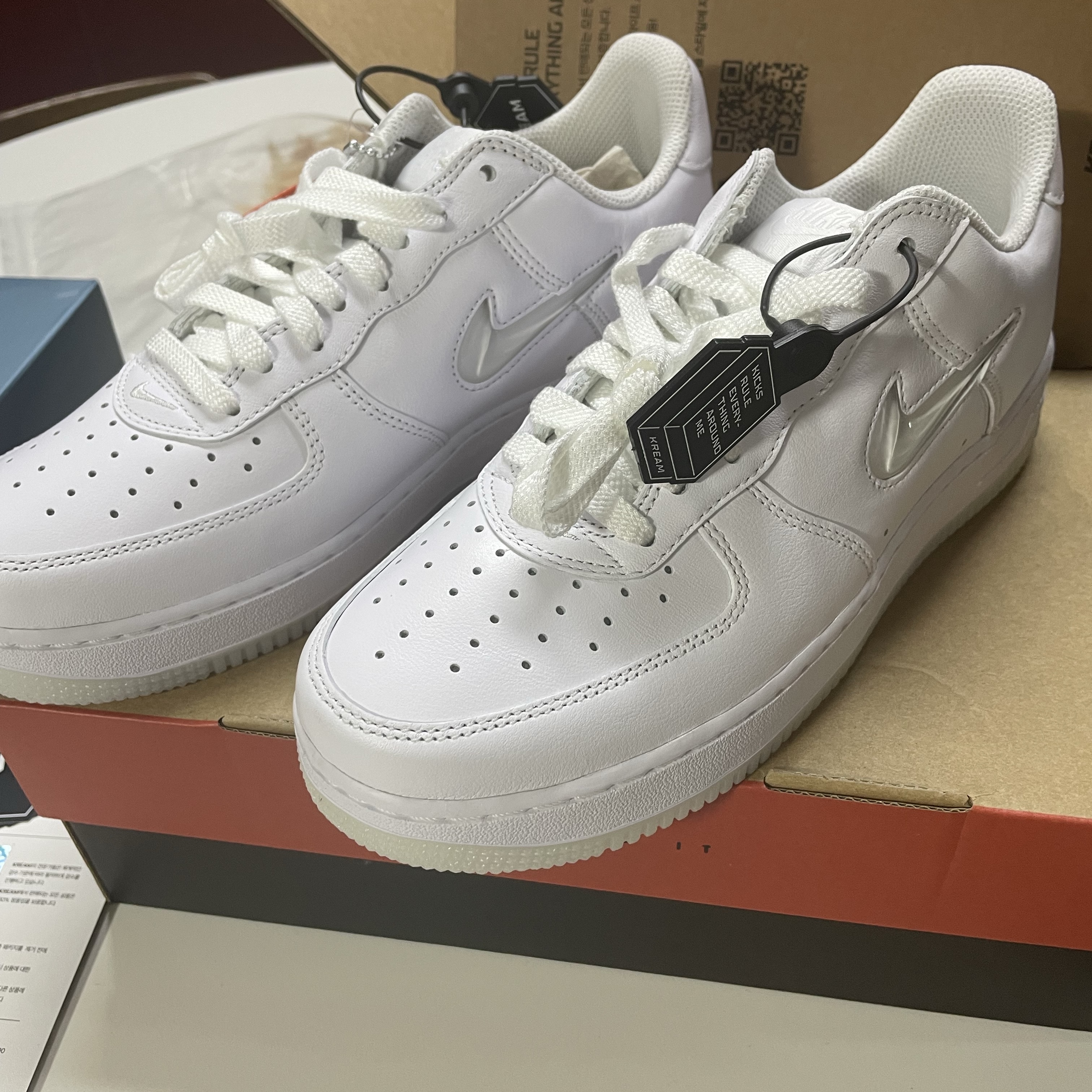 Nike Air Force 1 Low Color of The Month White Jewel 착용 스타일