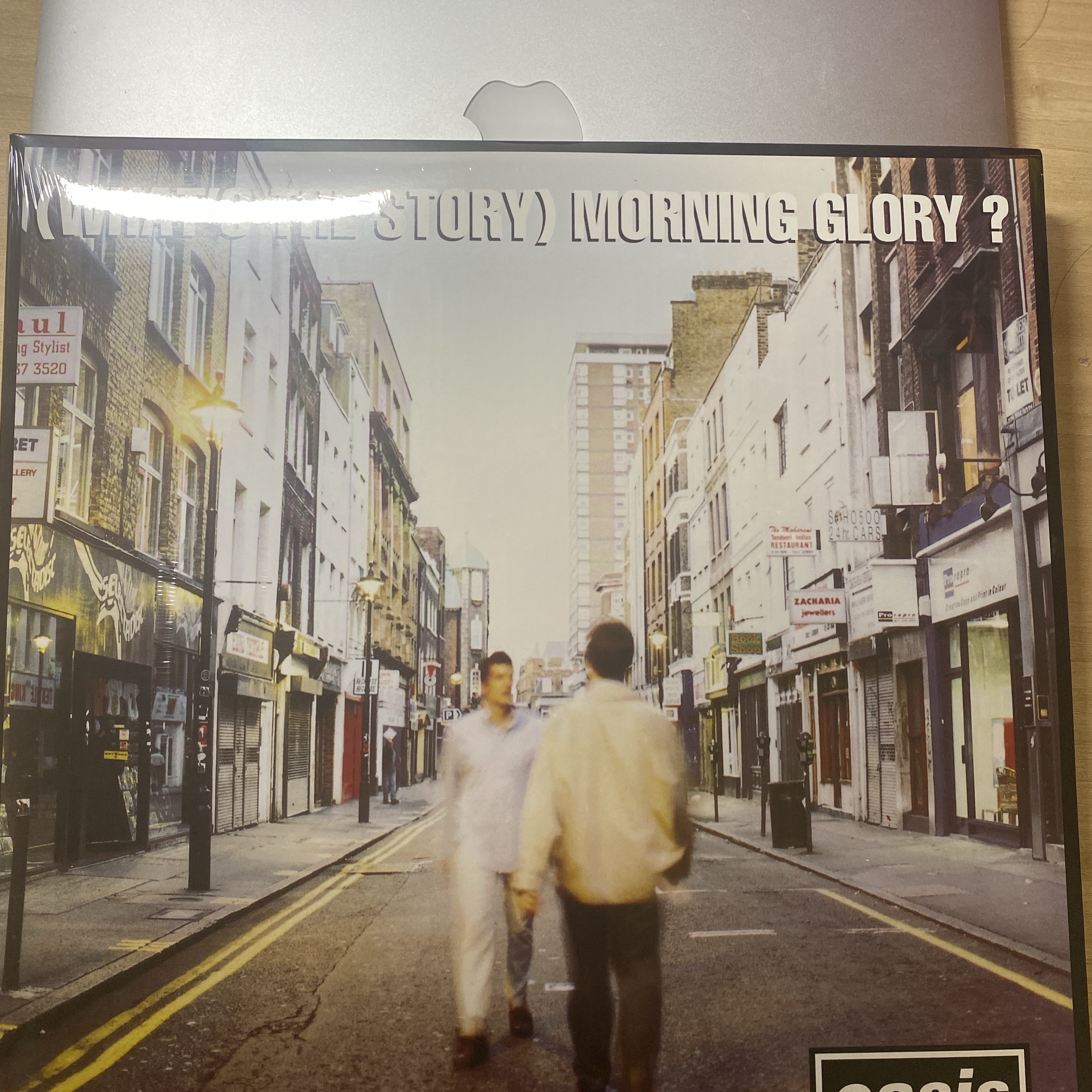 Oasis 2nd Album (Whats The Story) Morning Glory LP Black (2LP) 착용 스타일