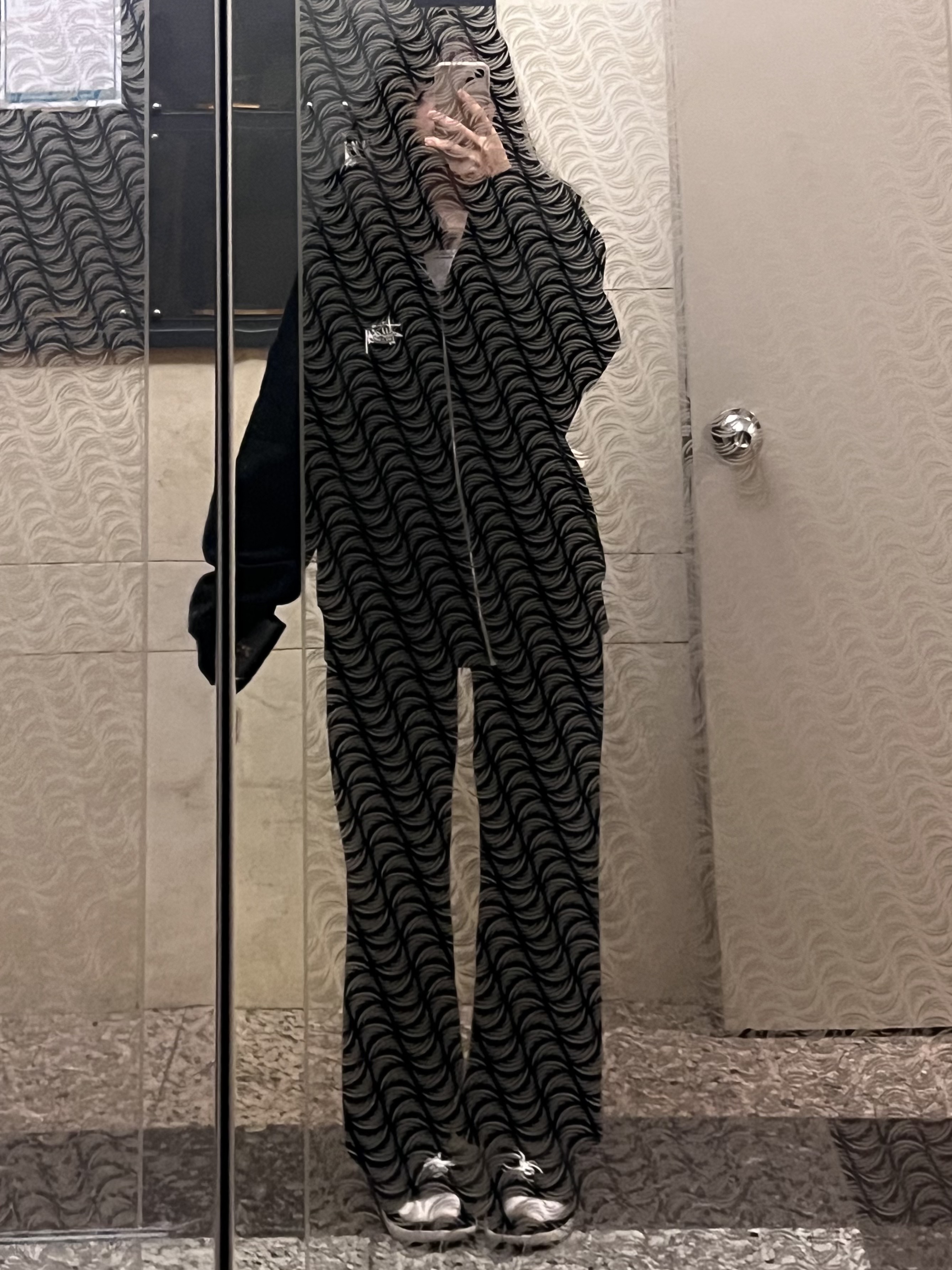 Stussy Basic Zip Hoodie Black 착용 스타일