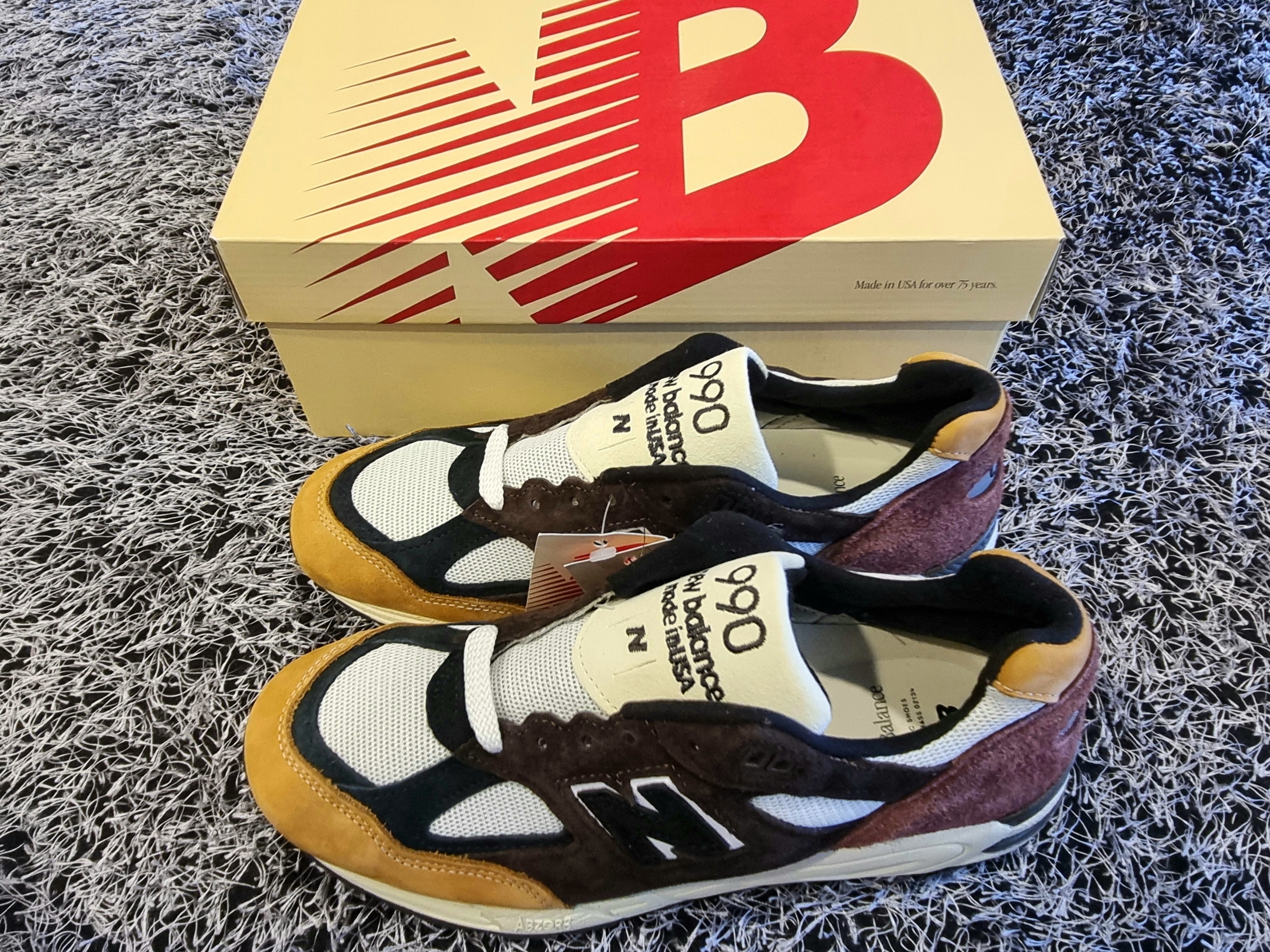 New Balance 990v2 Made in USA Brown Beige 착용 스타일 - 7