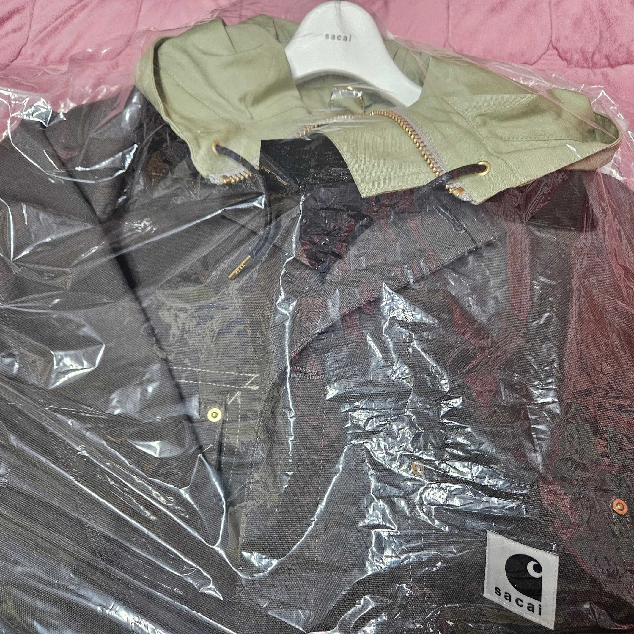 Sacai x Carhartt WIP Reversible Duck Coat Gray Light Green 착용 스타일