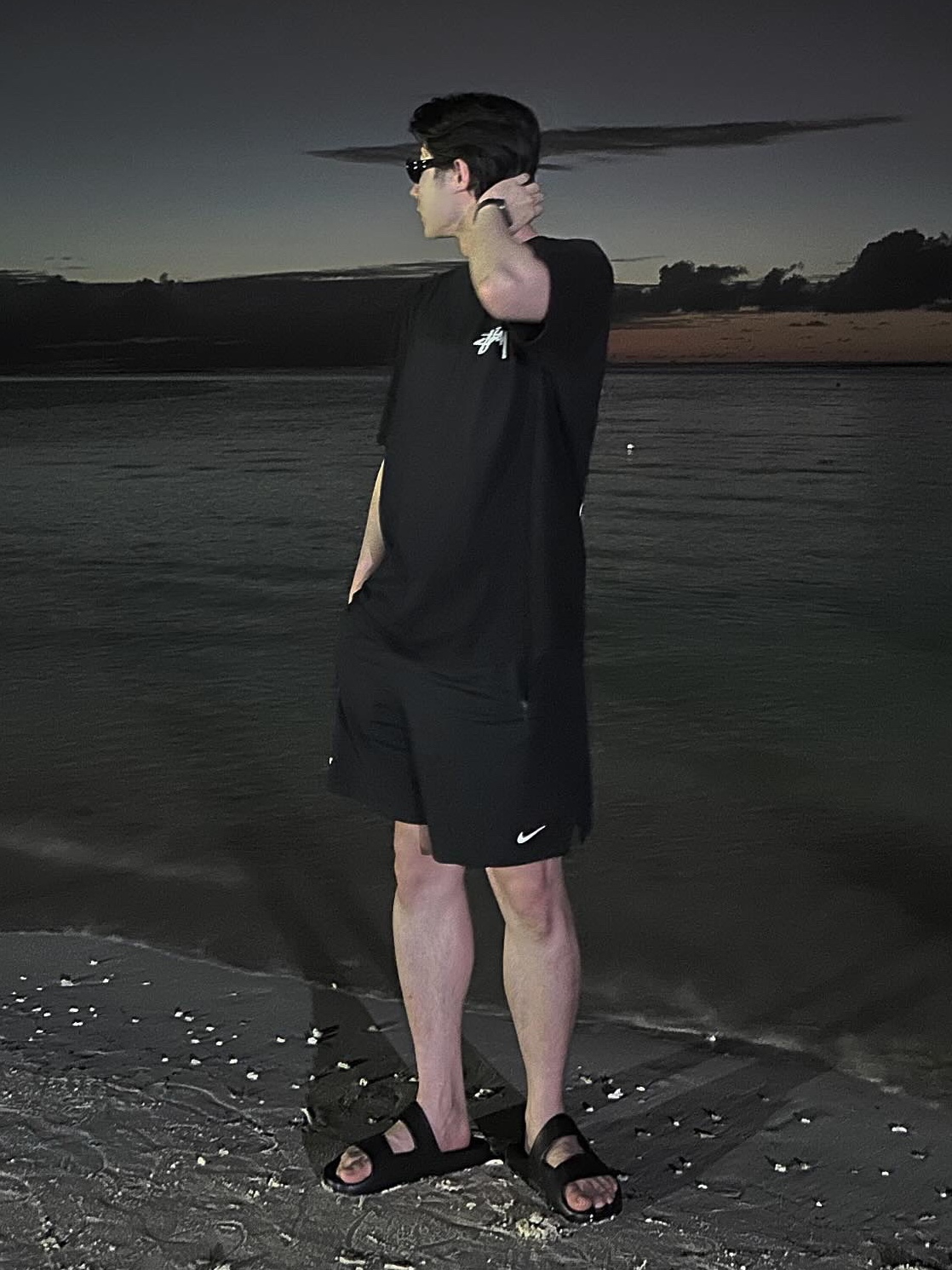 Stussy Fuzzy Dice T-Shirt Black, Gentle Monster x Maison Margiela MM005 Black Black 착용 스타일