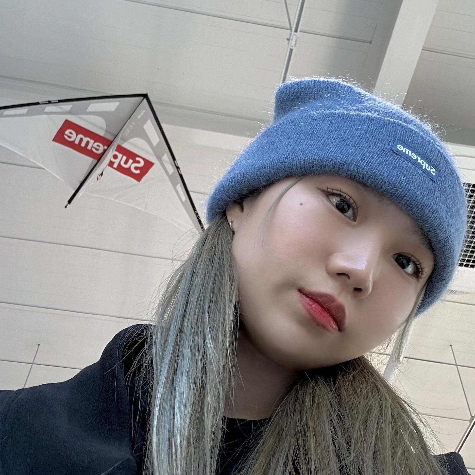 Supreme Mohair Beanie Dark Slate - 23FW 착용 스타일
