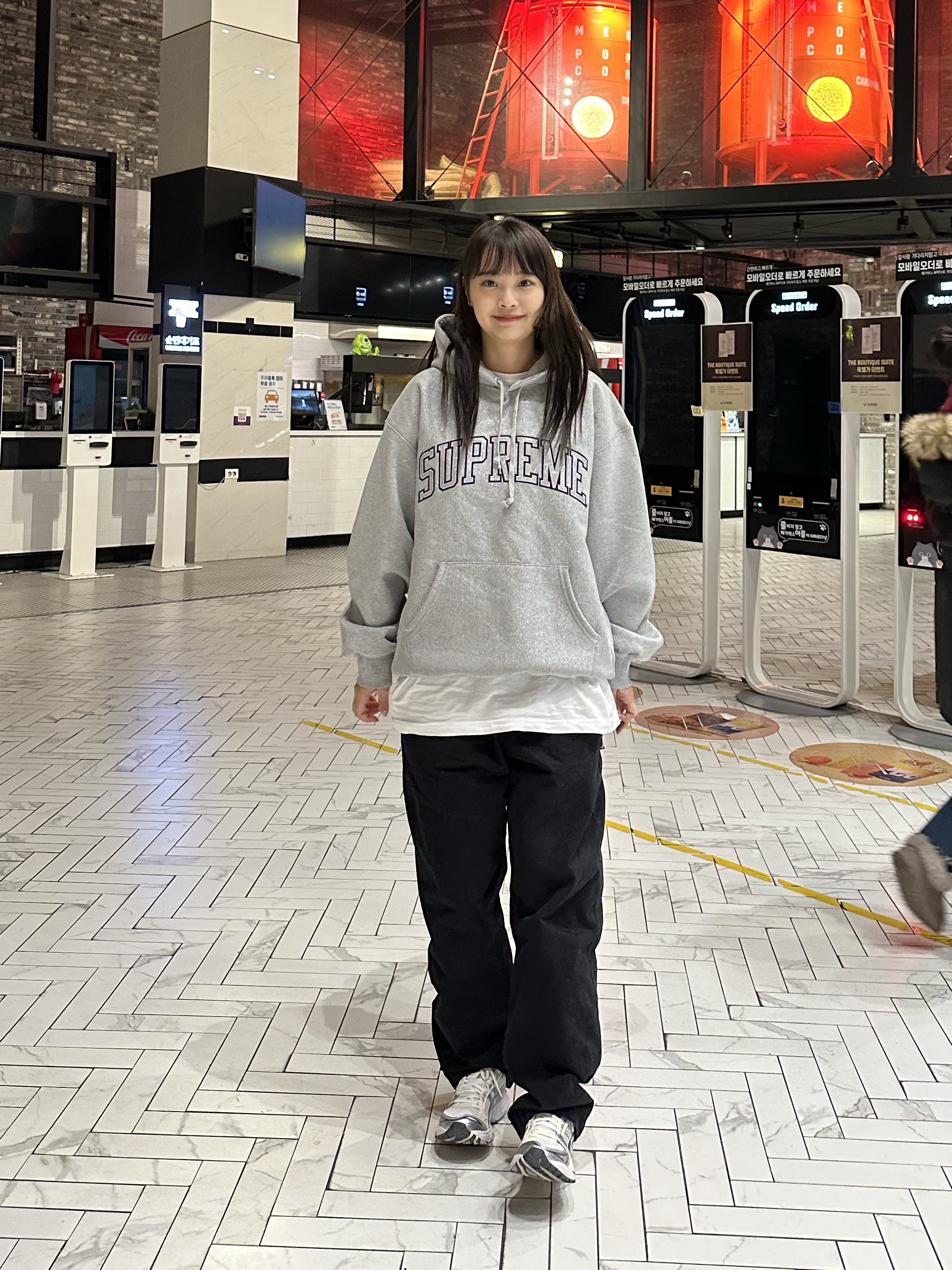 (W) Asics Gel-Kayano 14 White Midnight, Supreme Glitter Arc Hooded Sweatshirt Heather Grey - 23SS 착용 스타일 - 3