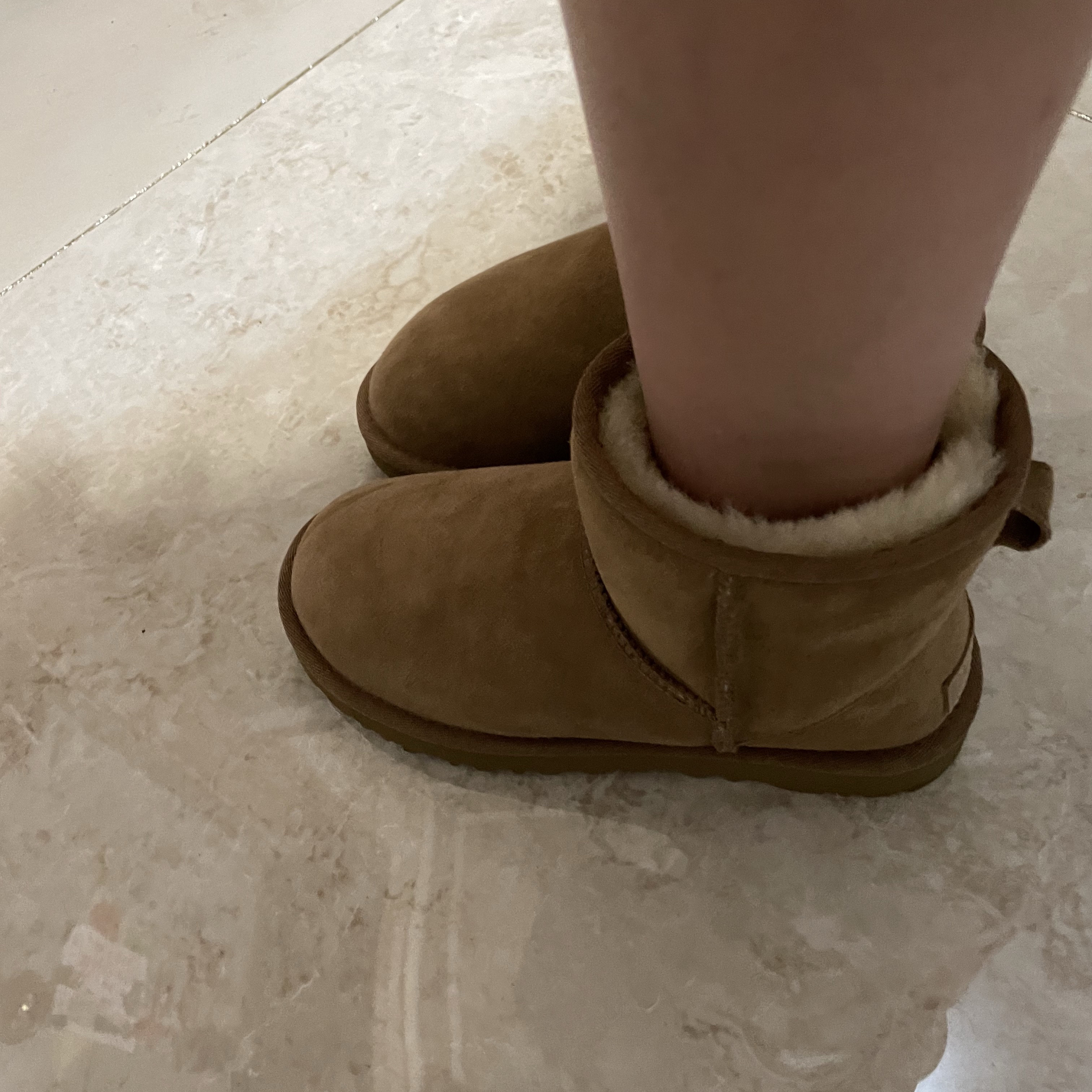 (W) UGG Classic Mini II Boots Chestnut 착용 스타일 - 1