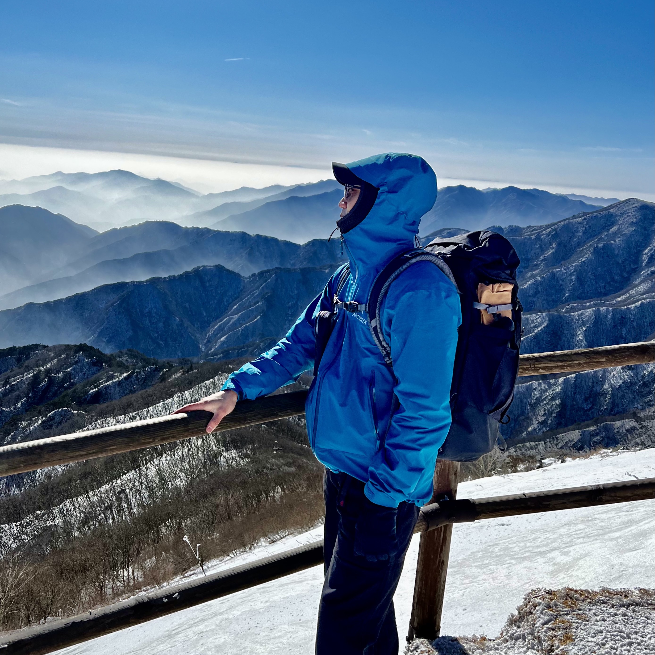Arc'teryx Zeta SL Jacket Frenetic, Nike ACG 36 Backpack Black 착용 스타일