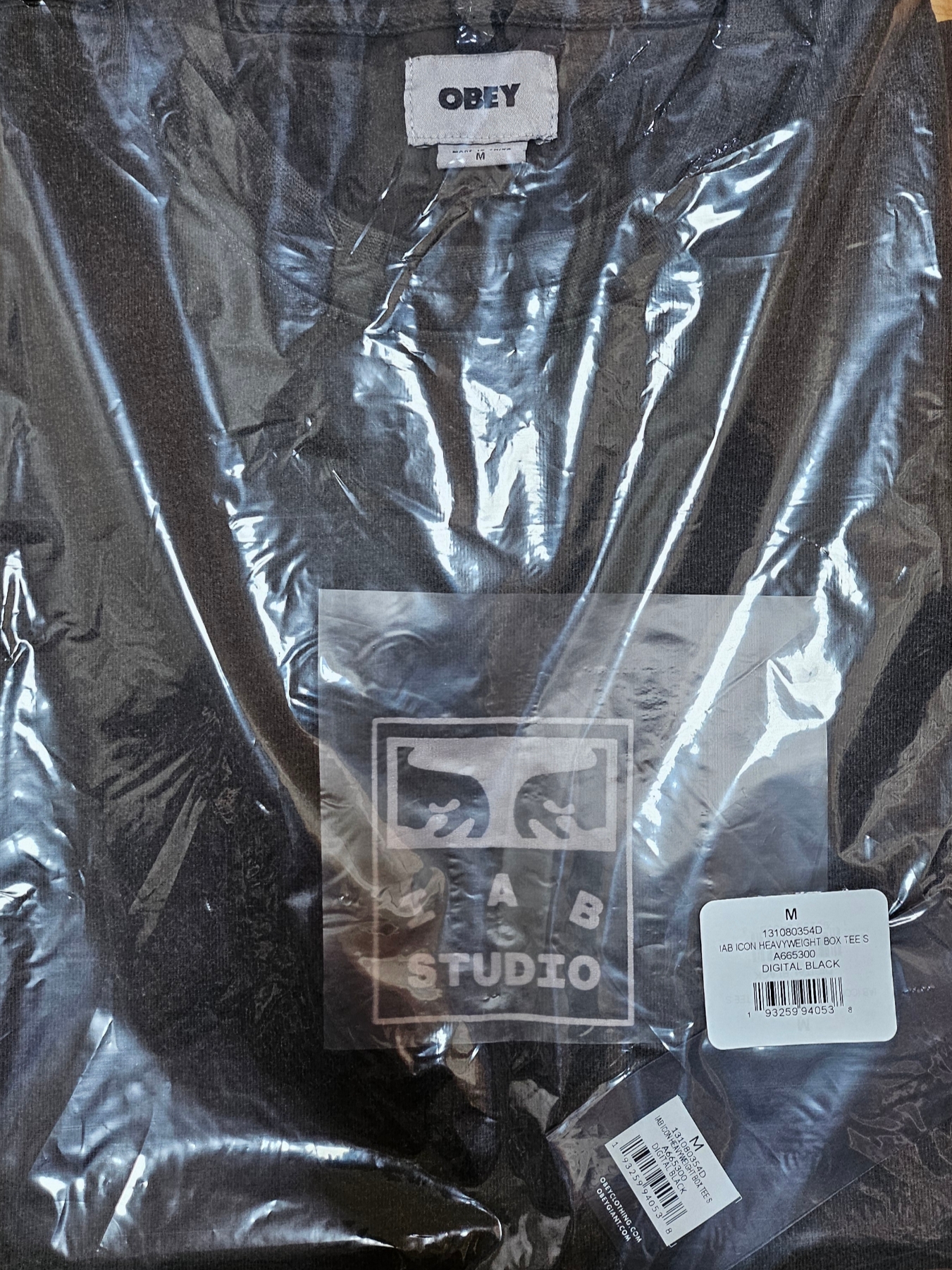 IAB Studio x Obey Icon Heavyweight Box T-Shirt Digital Black 착용 스타일