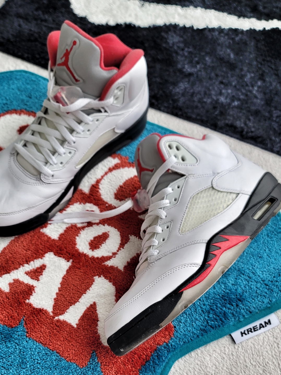 Jordan 5 Retro Fire Red Silver Tongue 2020 착용 스타일