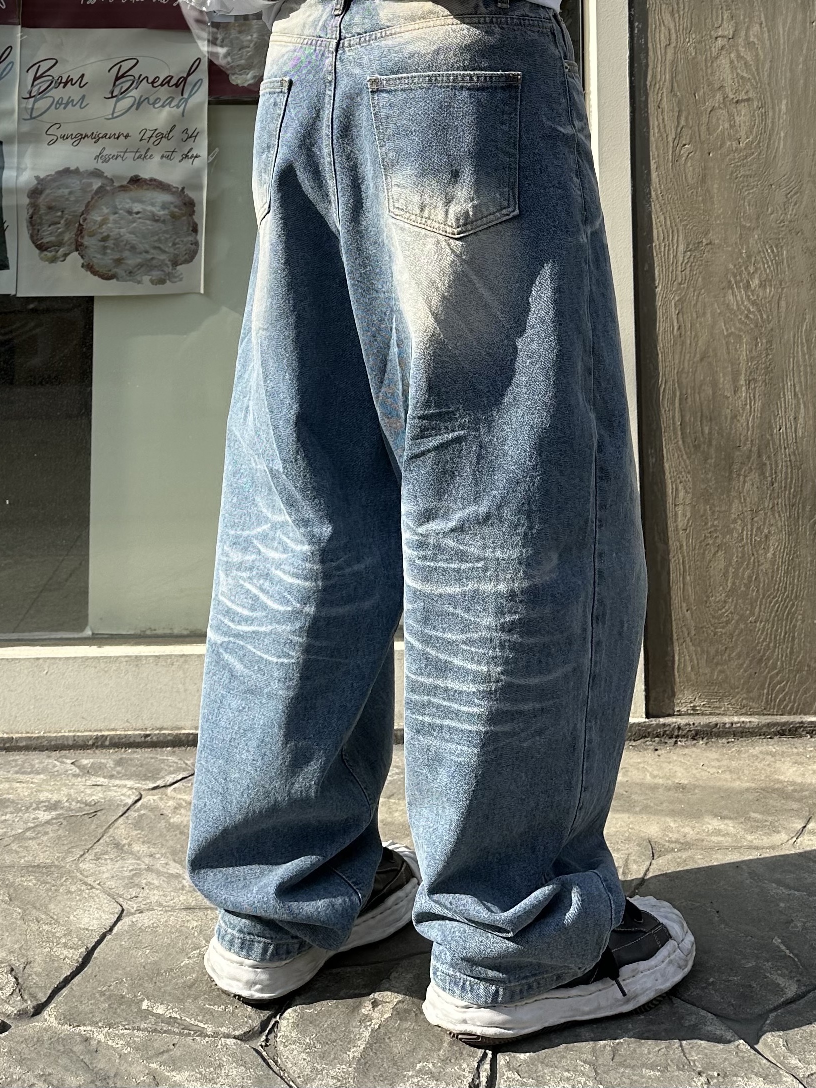 Maison Mihara Yasuhiro Blakey OG Sole Canvas Low-top Sneakers Black White, Maison Mihara Yasuhiro Blakey Puffer OG Sole Leather Low-top Sneakers Black 착용 스타일 - 2