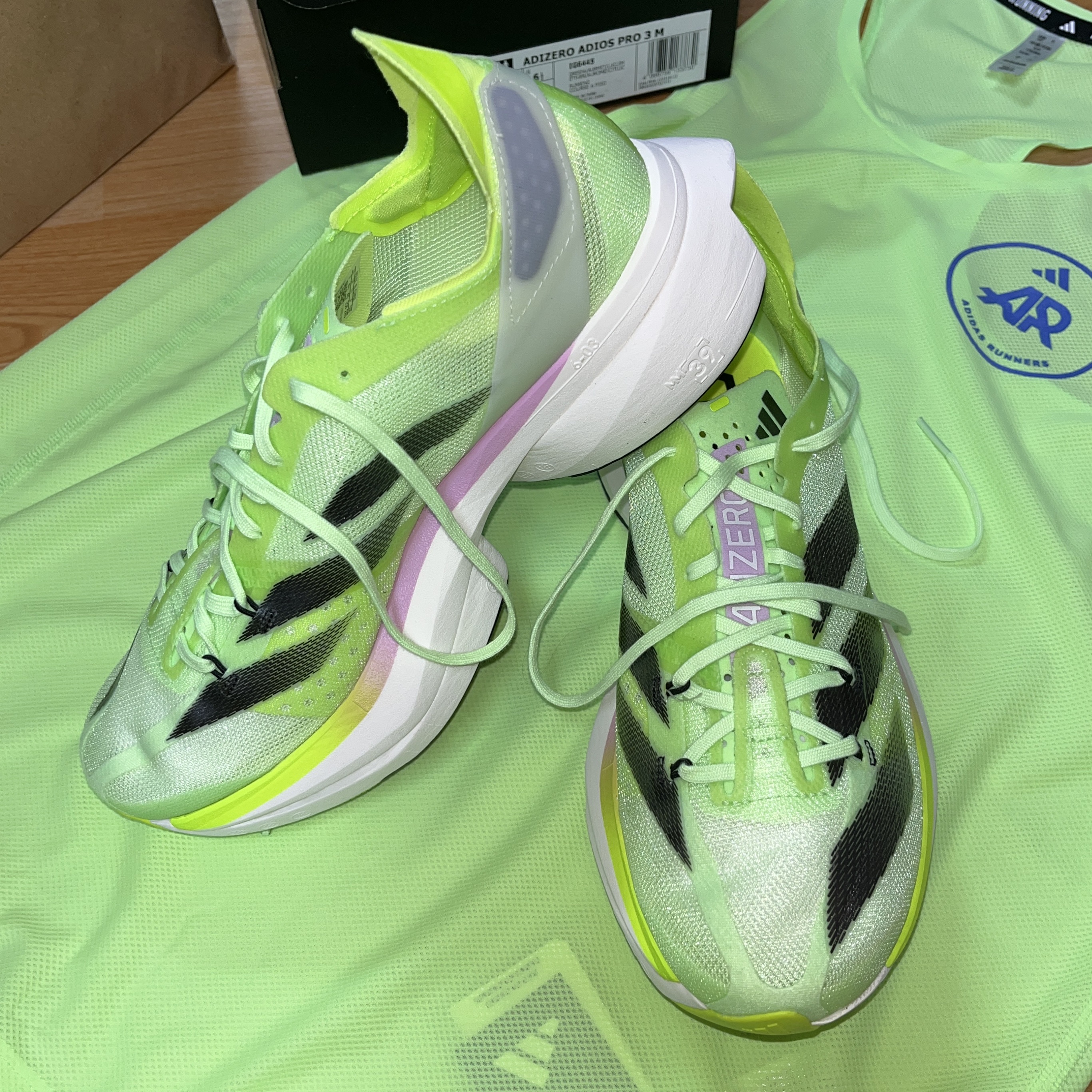 Adidas Adizero Adios Pro 3 M Green Spark Aurora Met 착용 스타일