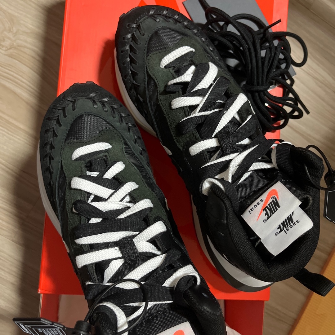 Nike x Sacai x Jean Paul Gaultier VaporWaffle Black White 착용 스타일