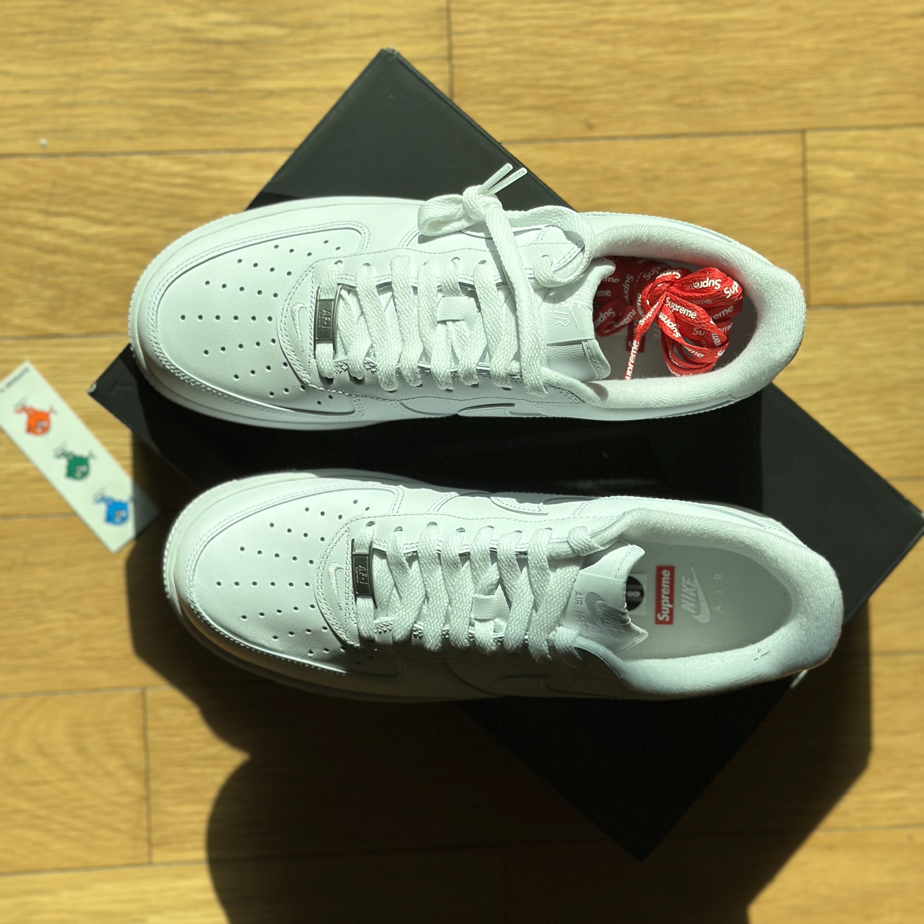 Nike x Supreme Air Force 1 Low White 착용 스타일 - 3