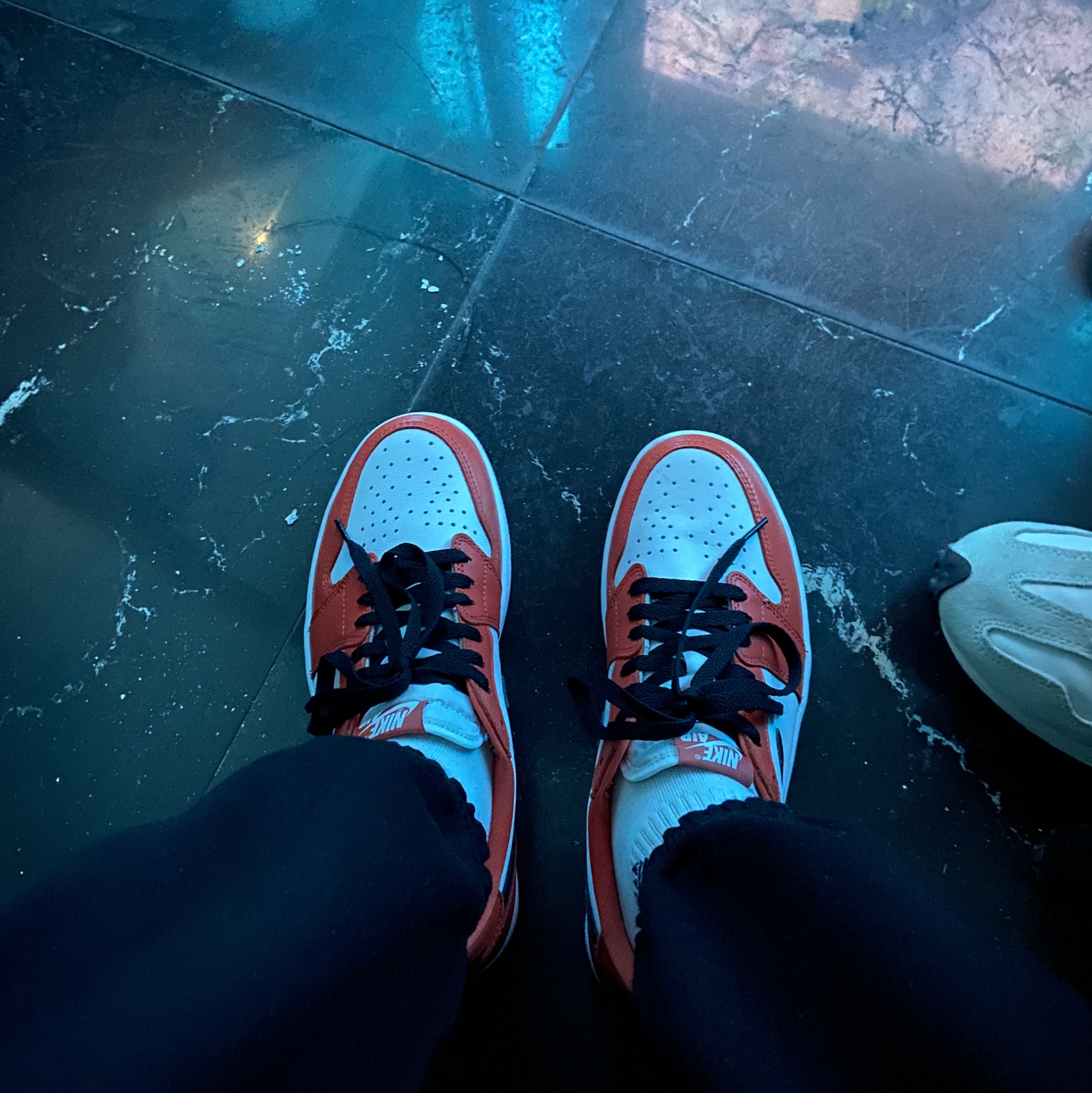 Jordan 1 Low OG Starfish 착용 스타일