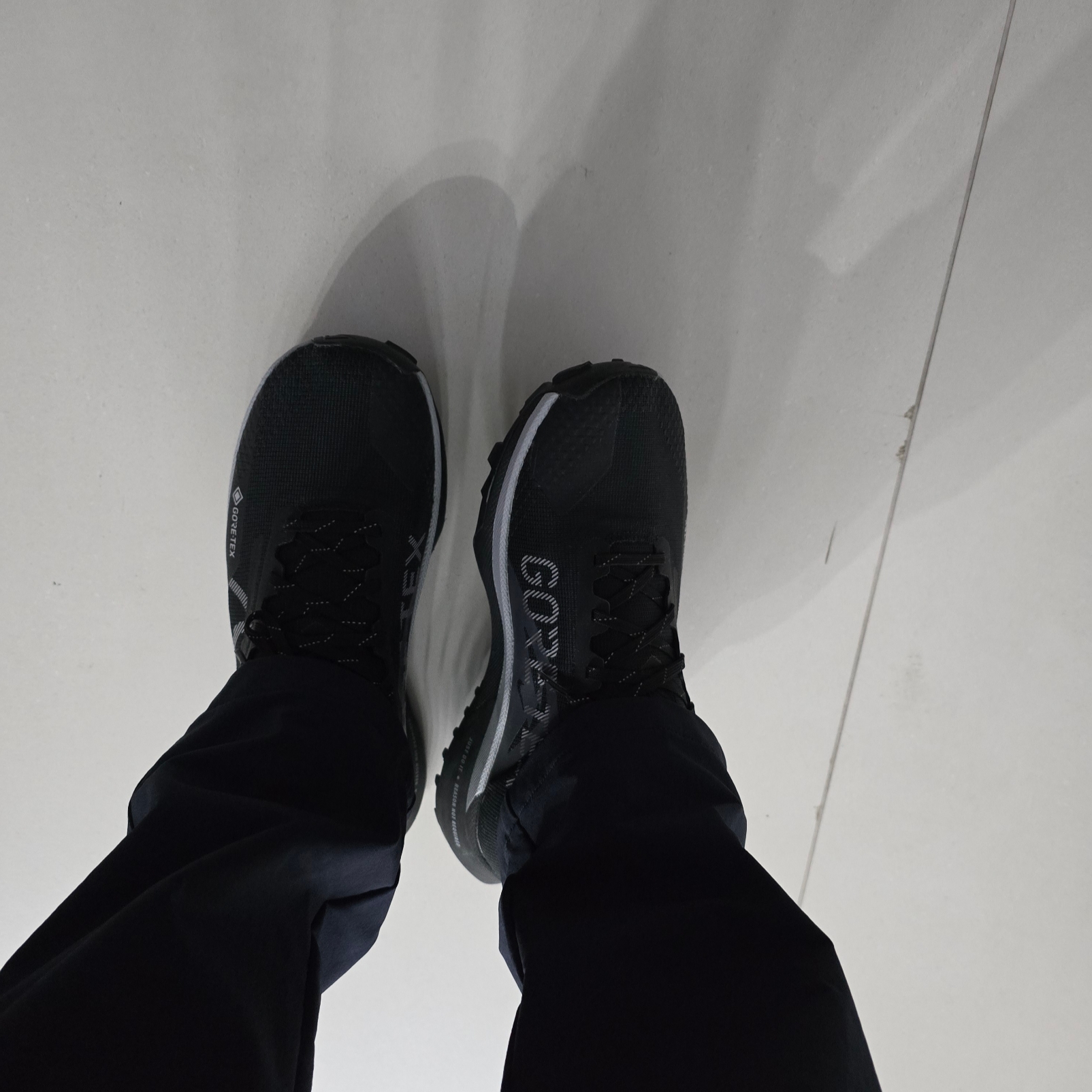 Nike React Pegasus Trail 4 Gore-Tex Black Wolf Grey 착용 스타일