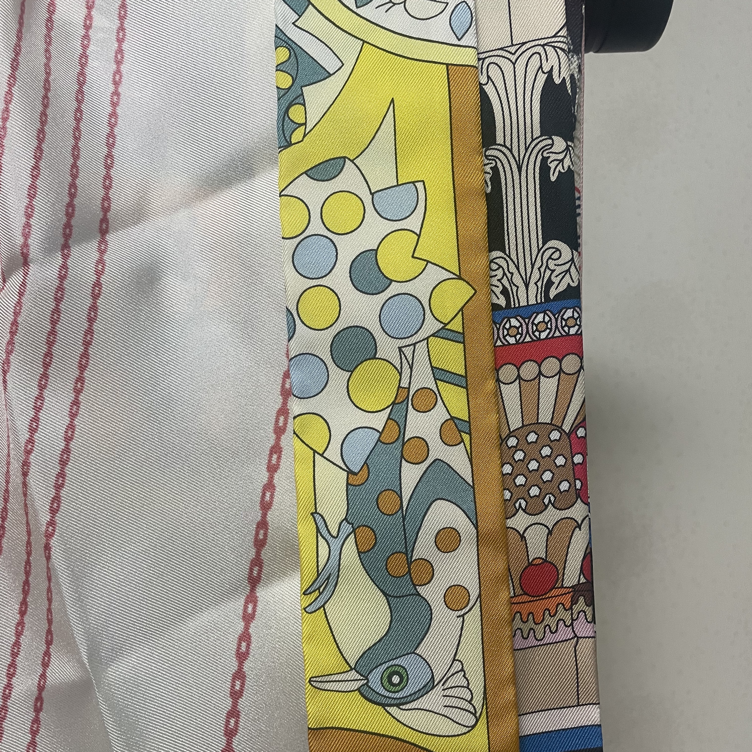 (W) Hermes Les Murmures de la Foret Twilly Jaune Vif Vert Miel 착용 스타일