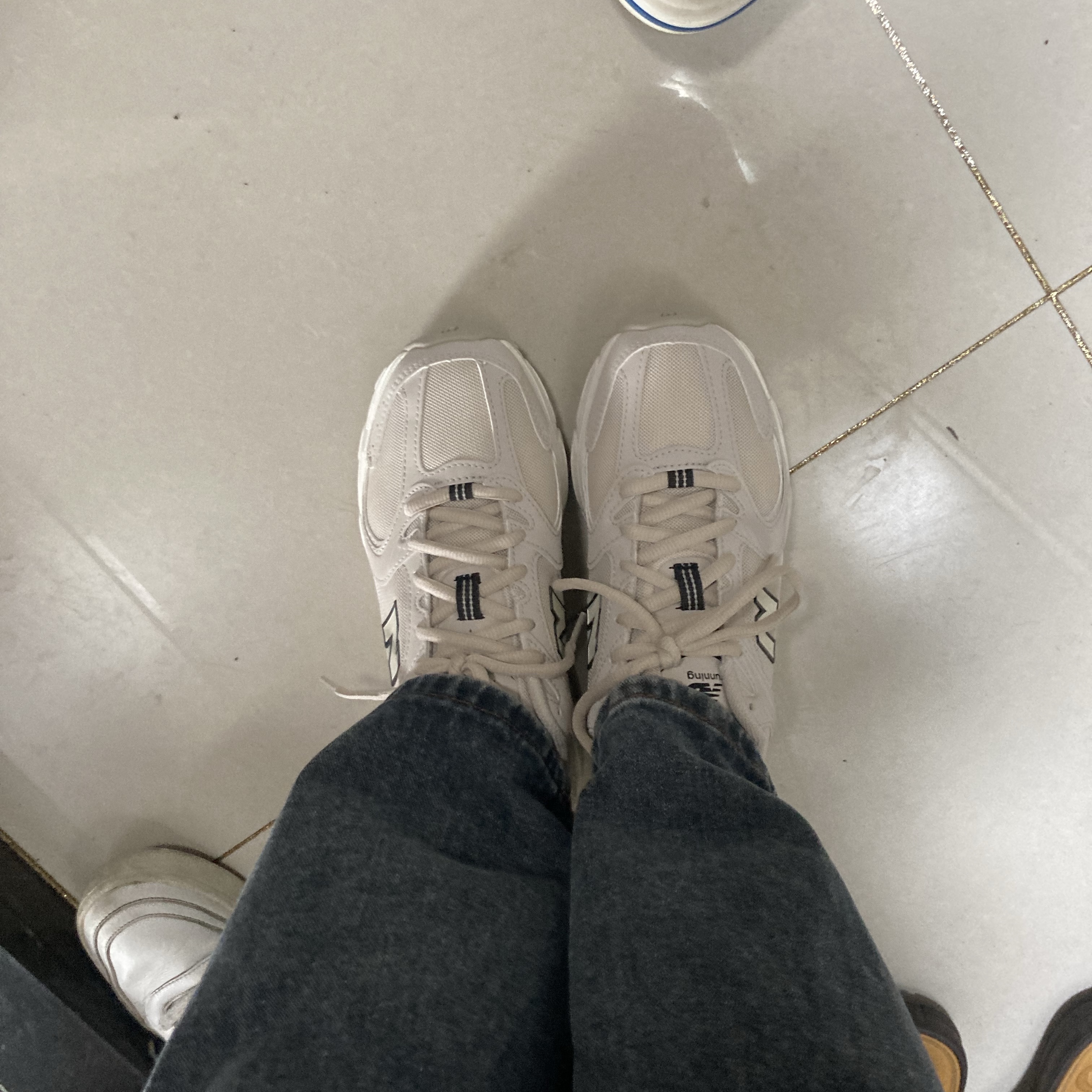 New Balance 530 Ivory 착용 스타일