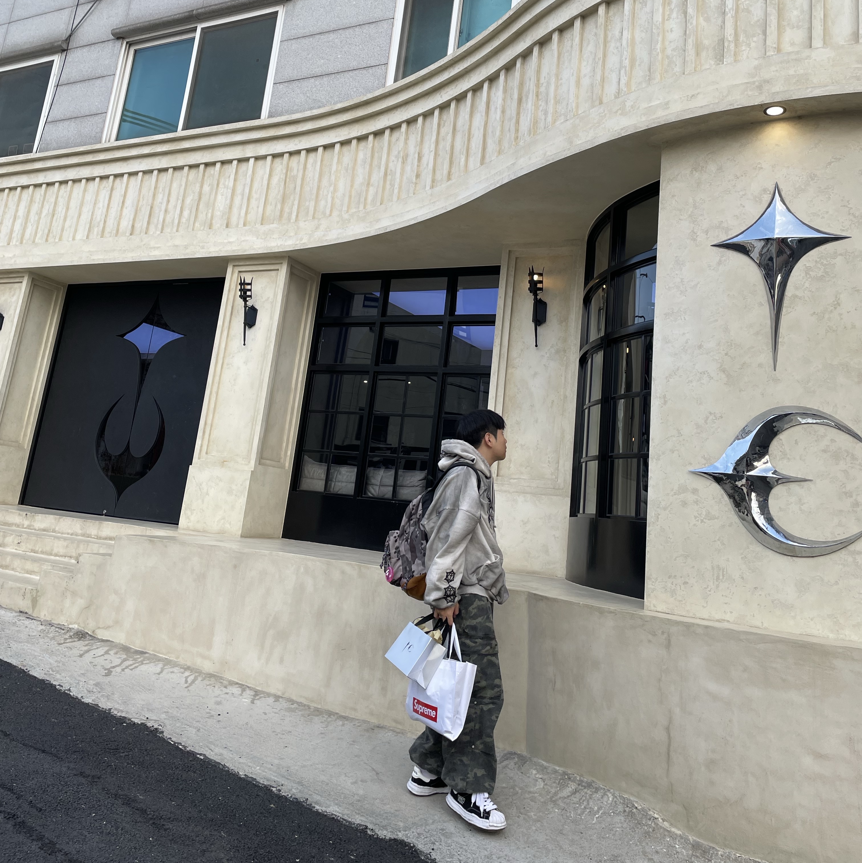 Project G/R Metalic Logo Hoodie Ivory, Palace x Jansport Right Pack Desert Tactics - 23FW 착용 스타일 - 2