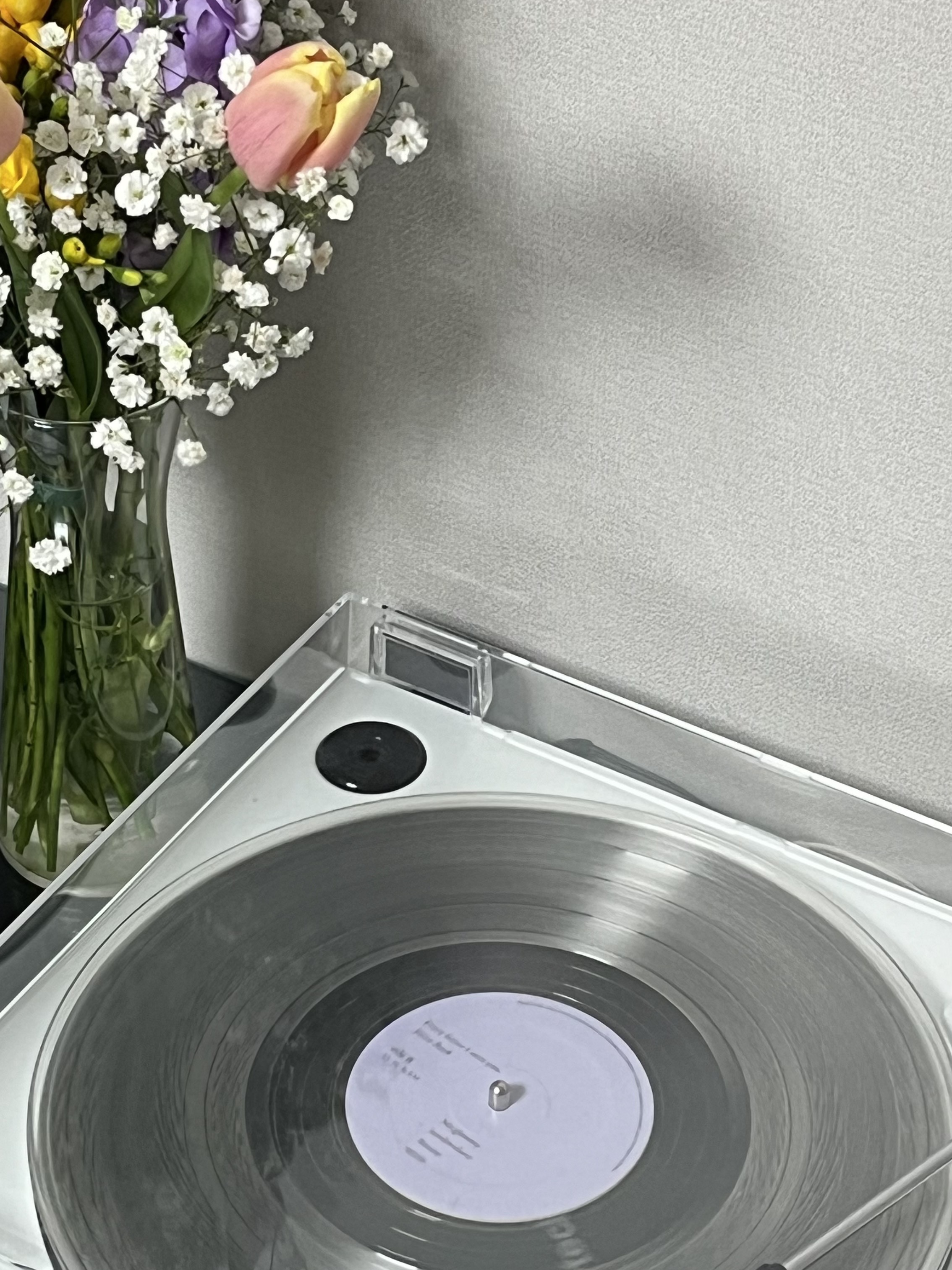 Yerin Baek 1st Album Every Letter I Sent You LP Clear (2LP) 착용 스타일