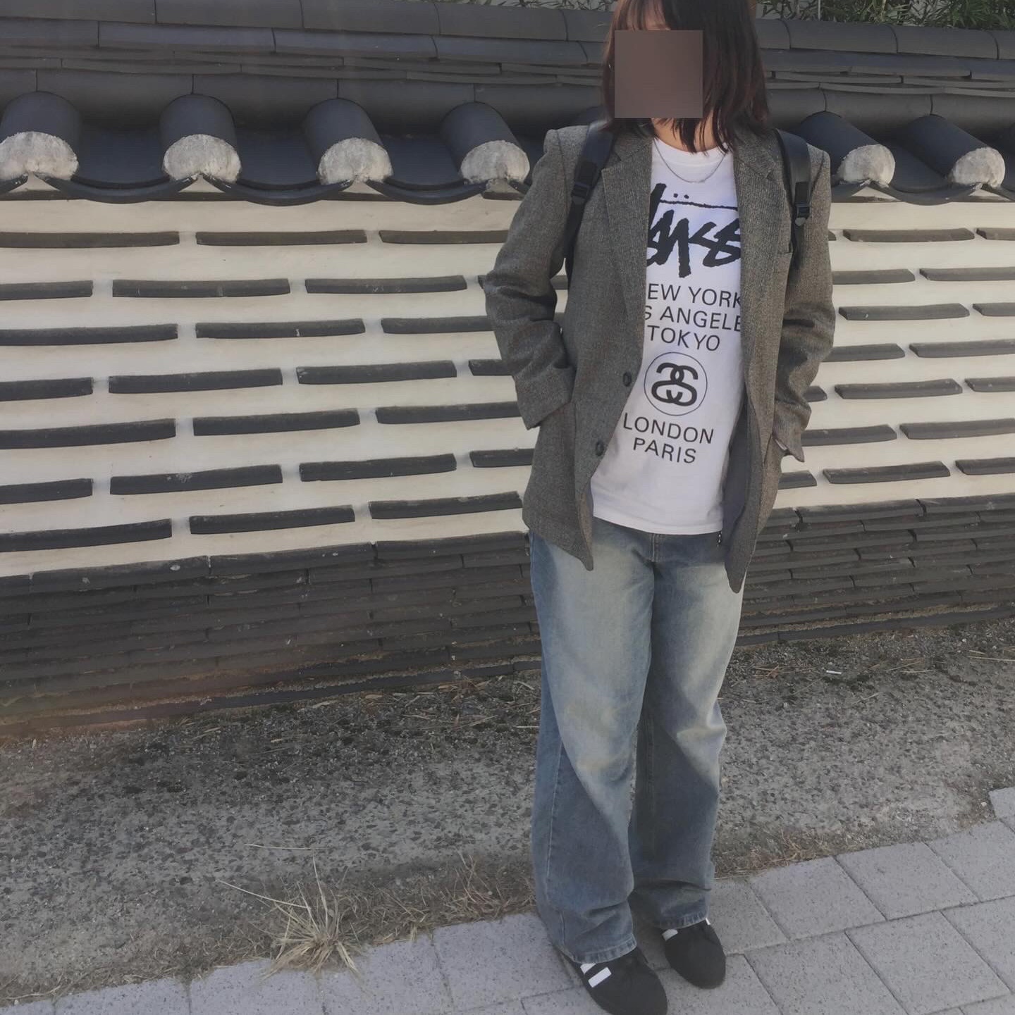 Stussy World Tour LS T-Shirt White 2023, (J) Adidas Superstar Black White 착용 스타일 - 1