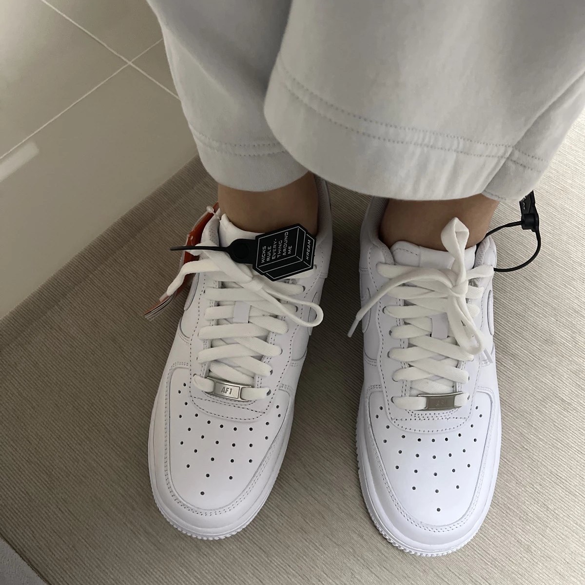 (W) Nike Air Force 1 '07 Low White 착용 스타일 - 3