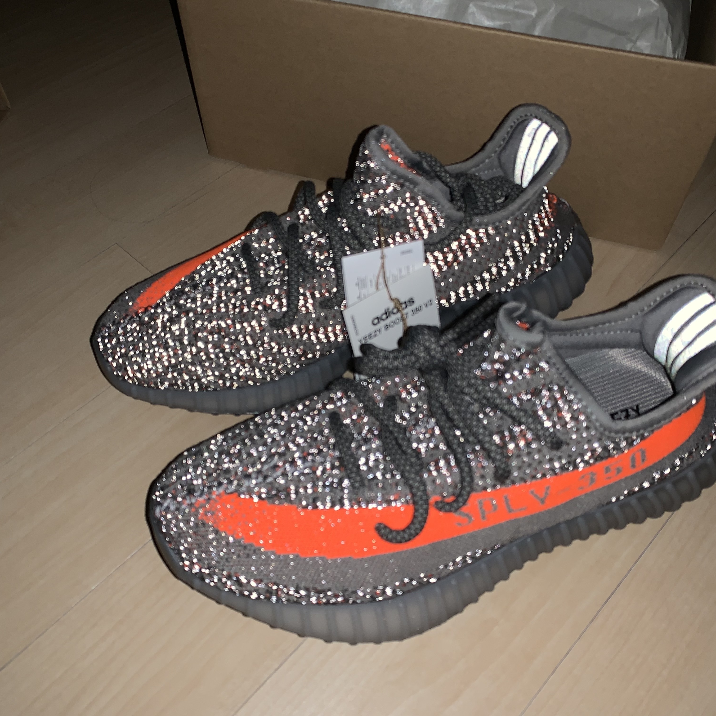 Adidas Yeezy Boost 350 V2 Beluga - Reflective, [KREAM 단독] ADSB Andersson Bell Macaron Intarsia Cardigan Khaki 착용 스타일 - 2