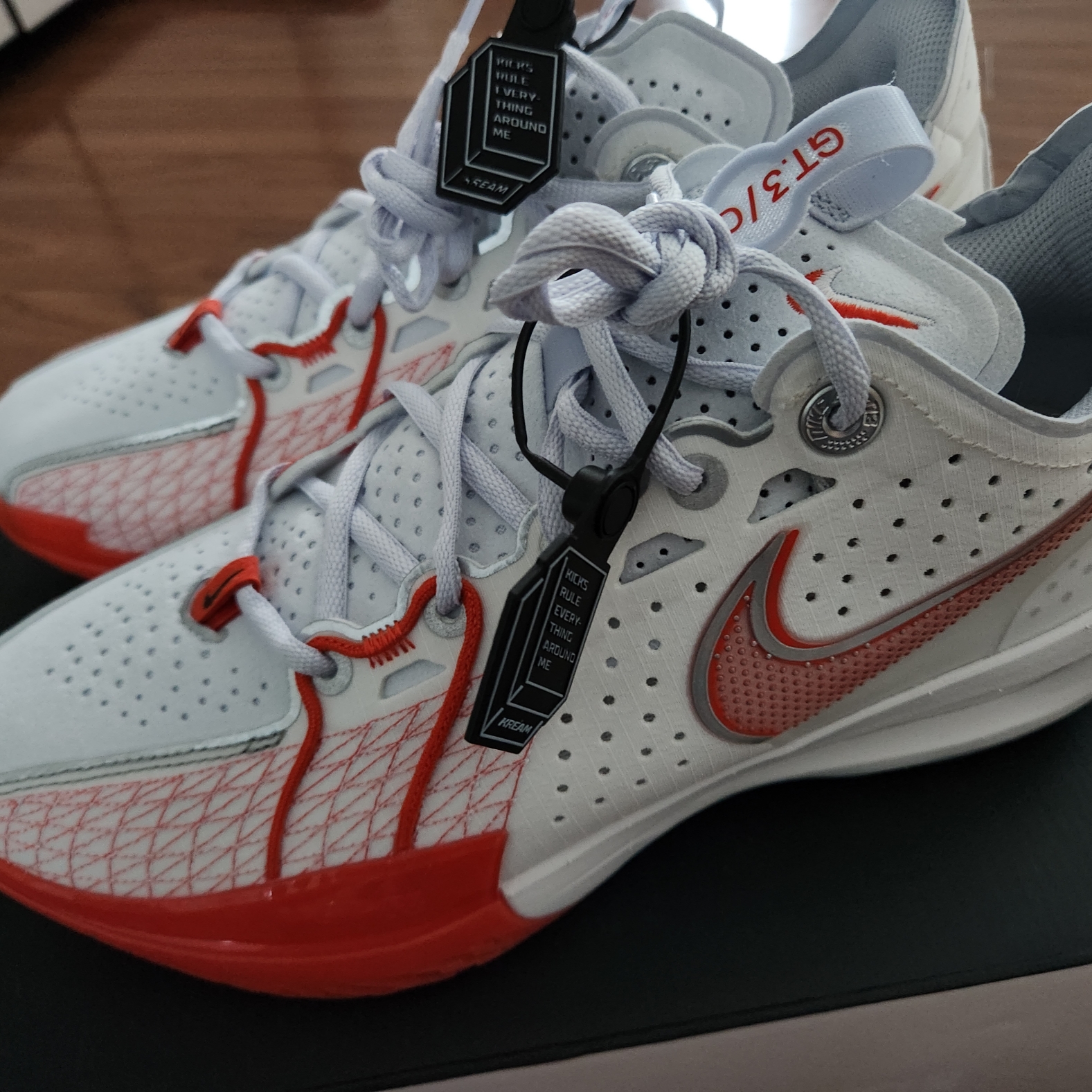 Nike Air Zoom GT Cut 3 EP Summit White Picante Red 착용 스타일