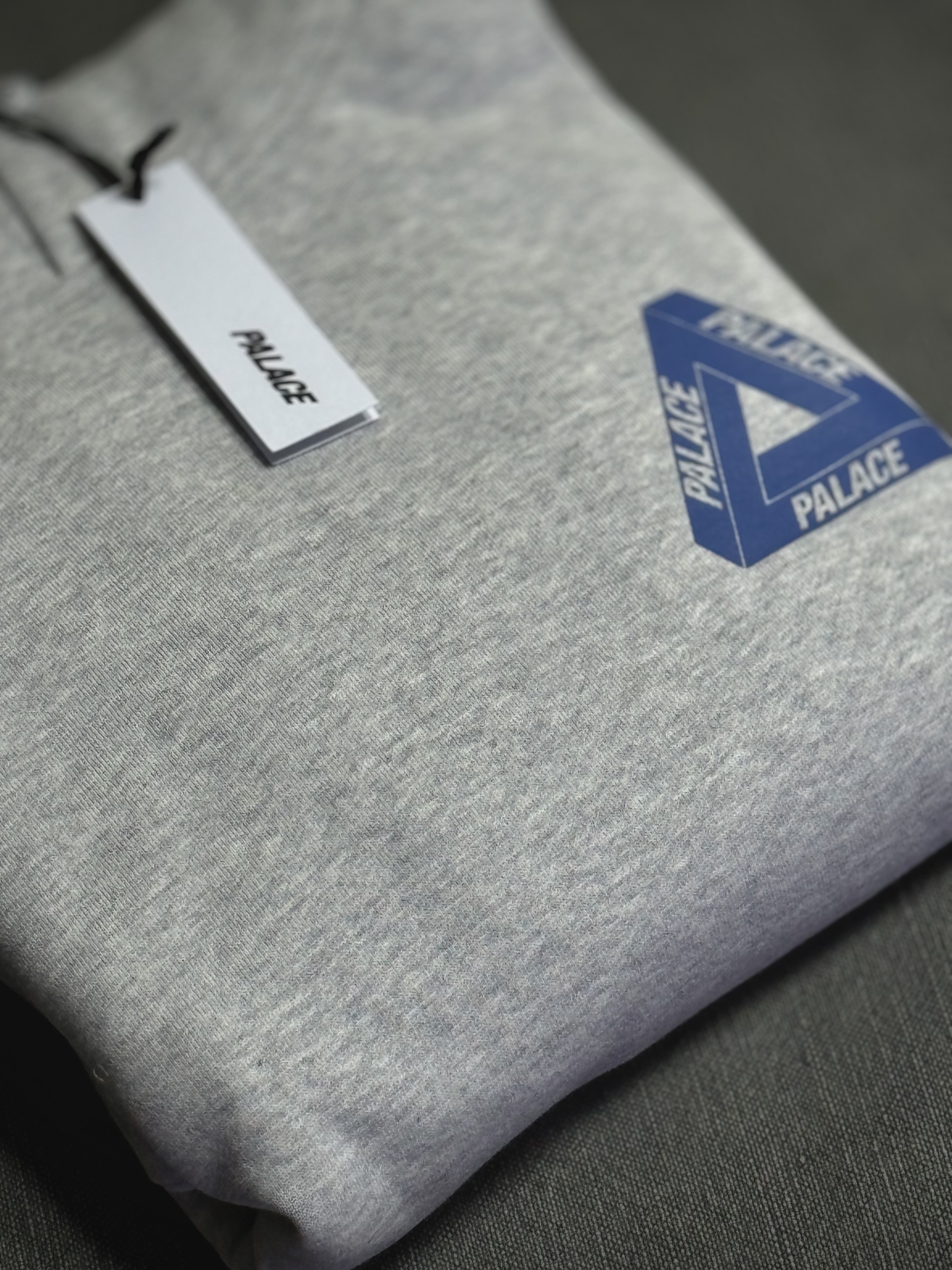 Palace Bit Grippy Tri-Ferg Hood Grey Marl - 24SS 착용 스타일