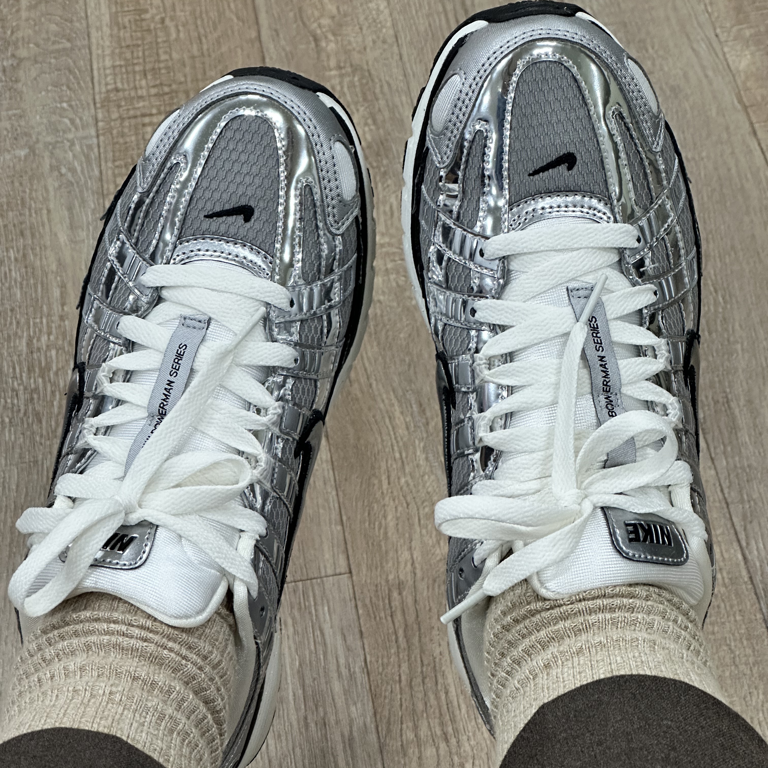 Nike P-6000 Metallic Silver 착용 스타일