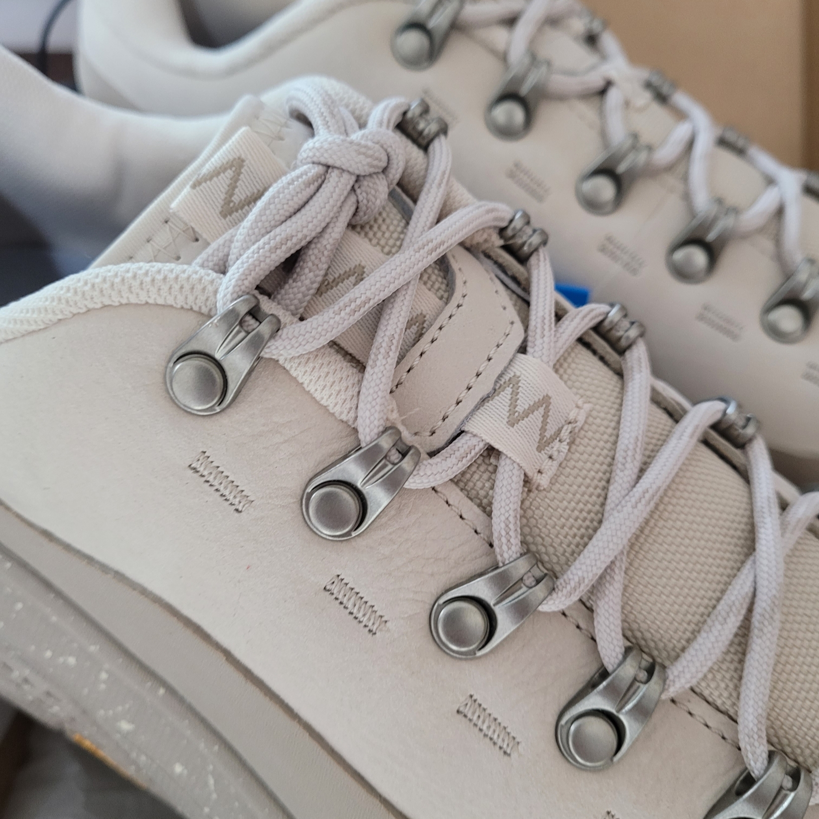 Hoka Tor Summit 2 Oat Milk Oxford Tan 착용 스타일 - 3