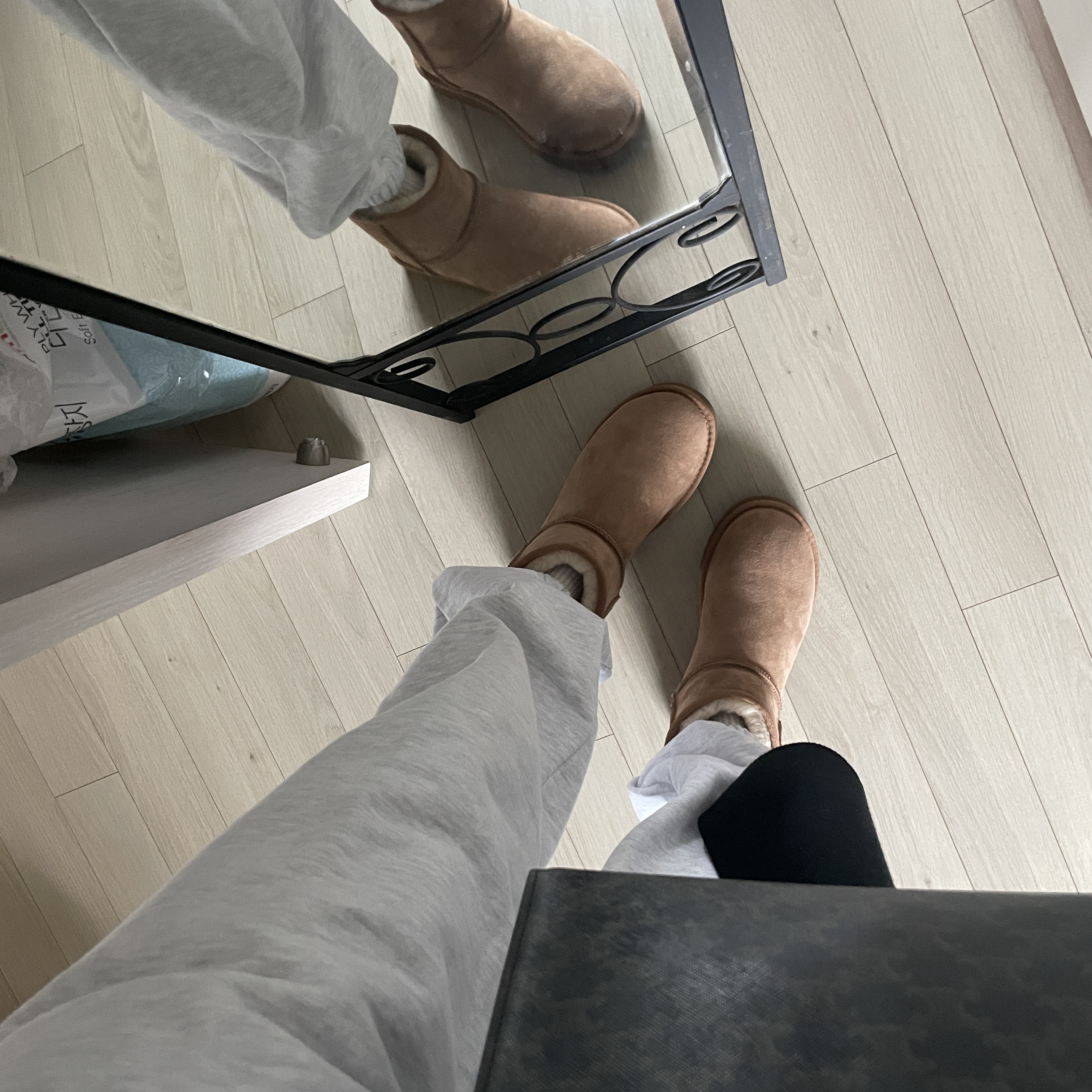 (W) UGG Classic Mini II Boots Chestnut 착용 스타일