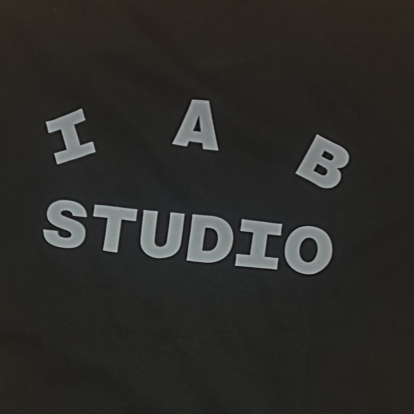 IAB Studio 10th Anniversary T-Shirt Black 착용 스타일