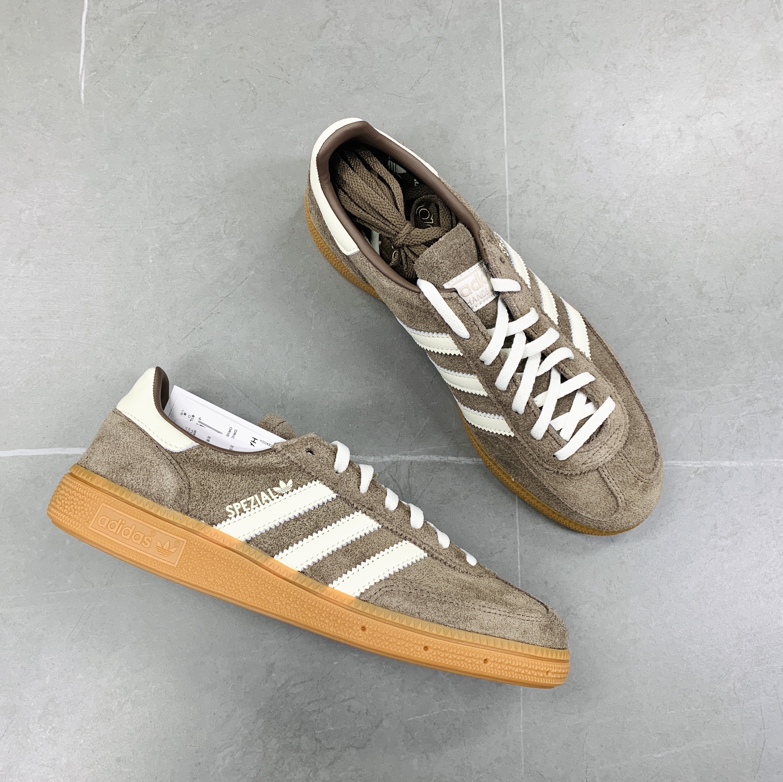 (W) Adidas Spezial Handball Earth Strata Off White 착용 스타일