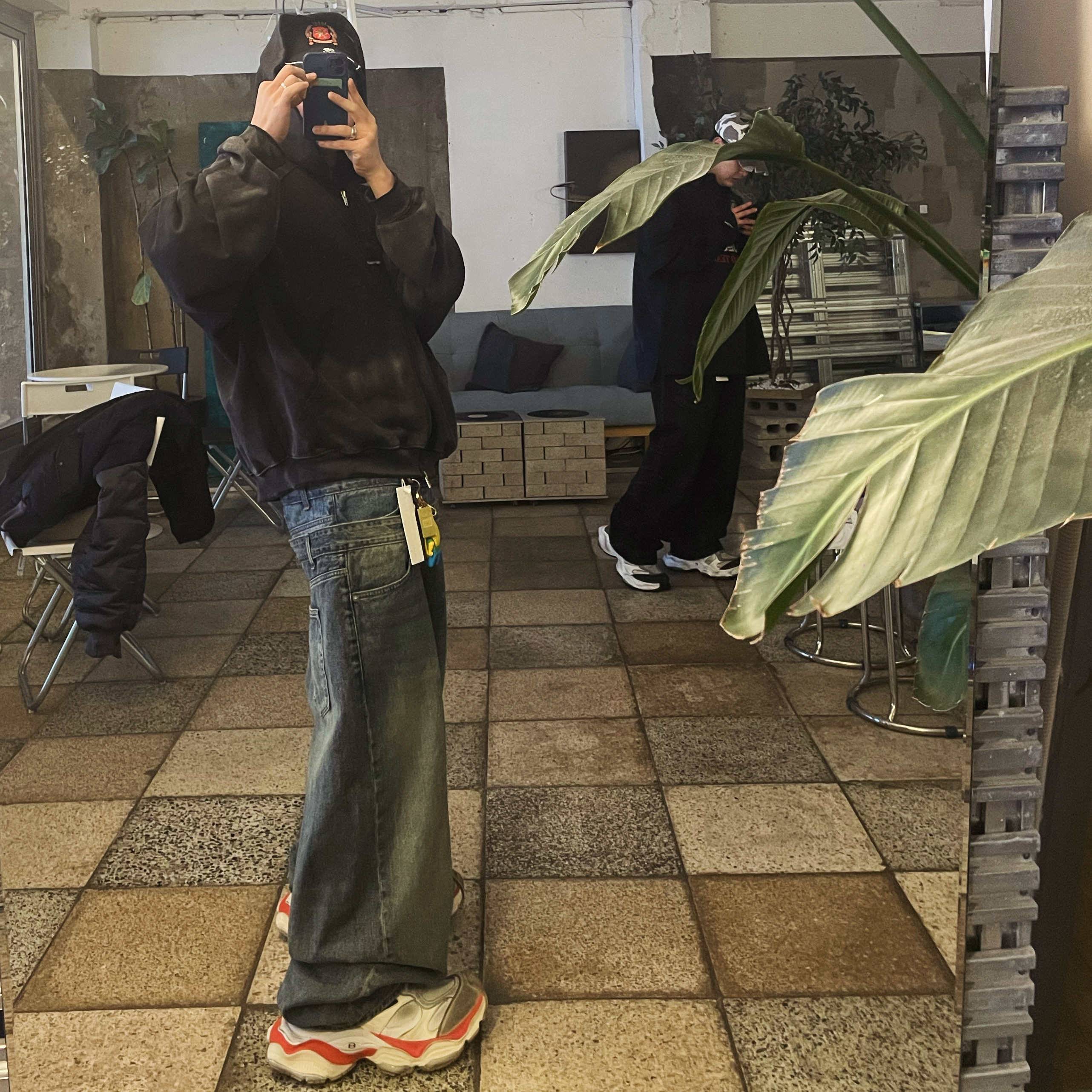 Project G/R 3 Layered Pants Blue, Balenciaga Cargo Sneakers Beige Grey Red 착용 스타일
