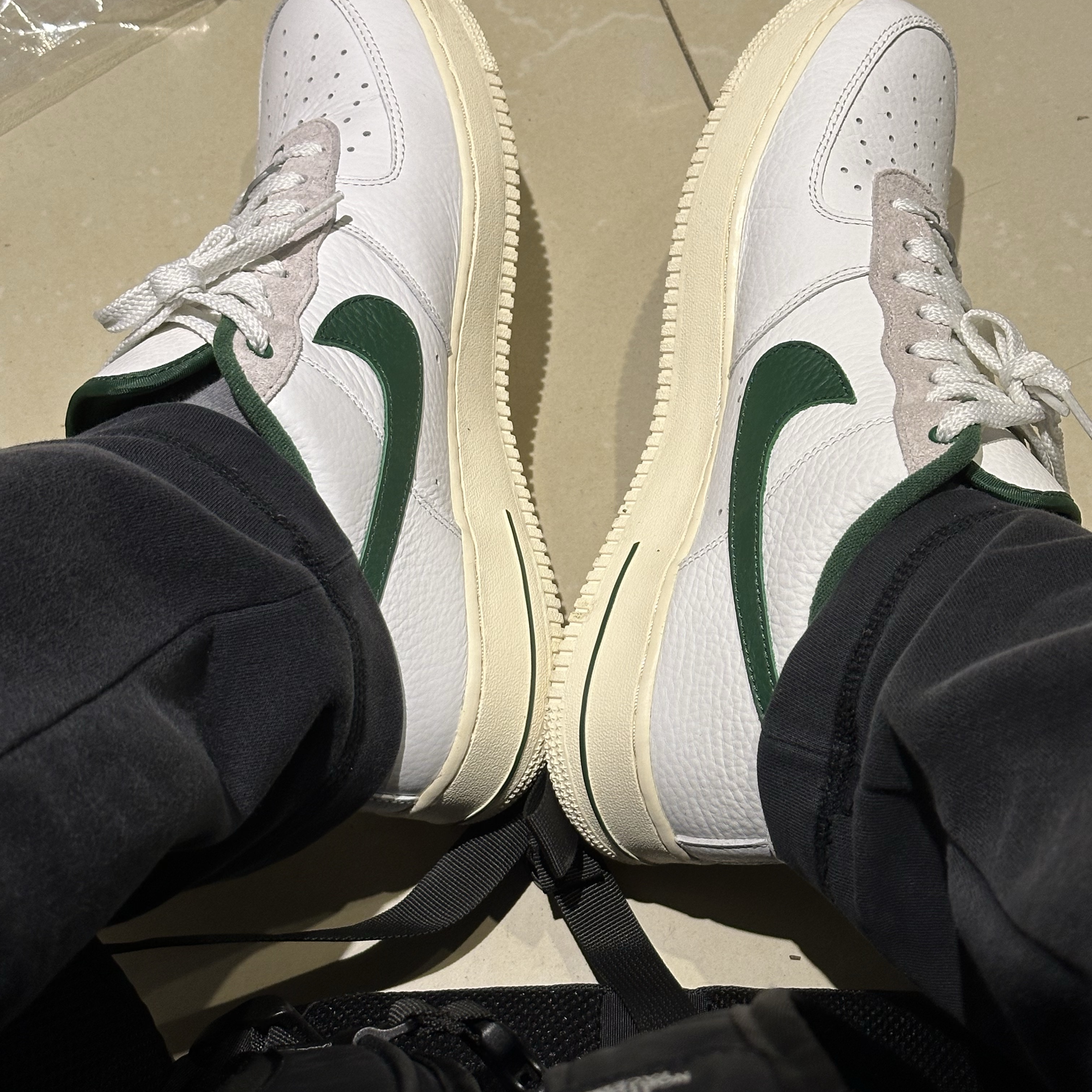 (W) Nike Air Force 1 '07 LX Summit White Gorge Green 착용 스타일