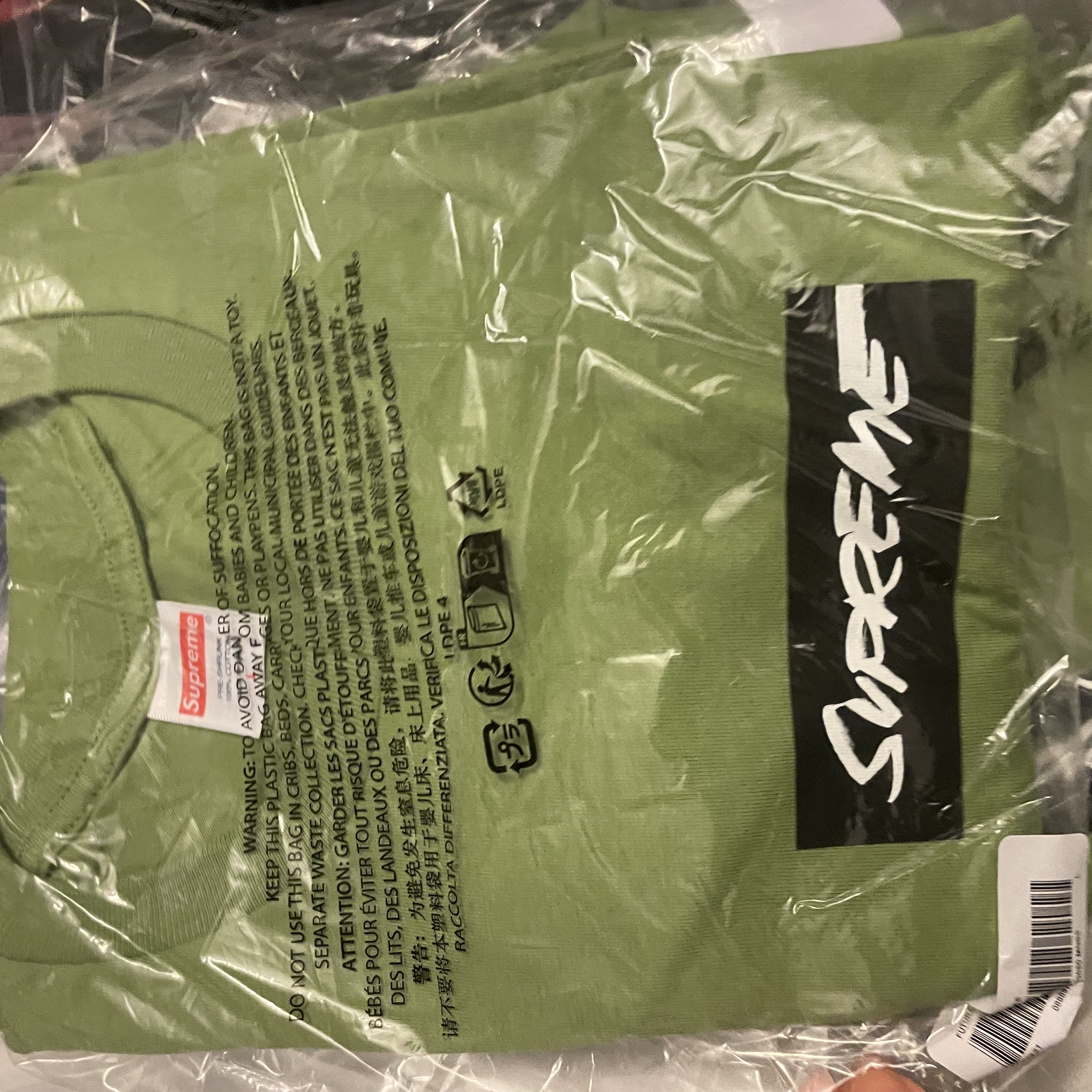 Supreme Futura Box Logo T-Shirt Moss - 24SS 착용 스타일